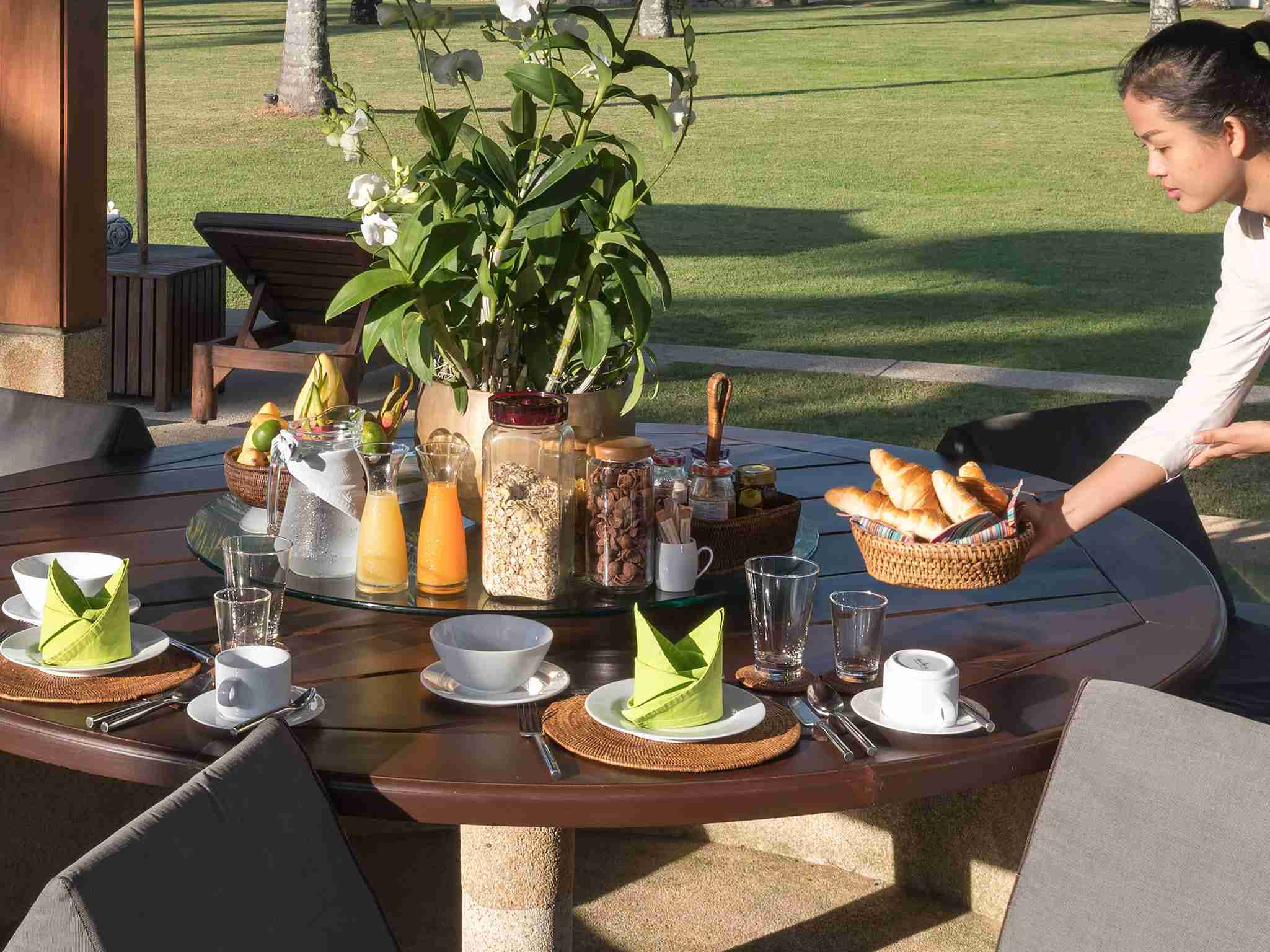 Villa Ananda - Breakfast prep