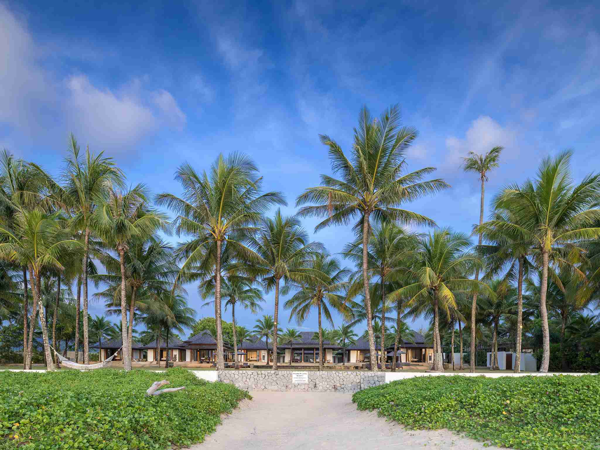 Jivana Beach Villas - Villa Ananda -  Walkway towards  Natai beach