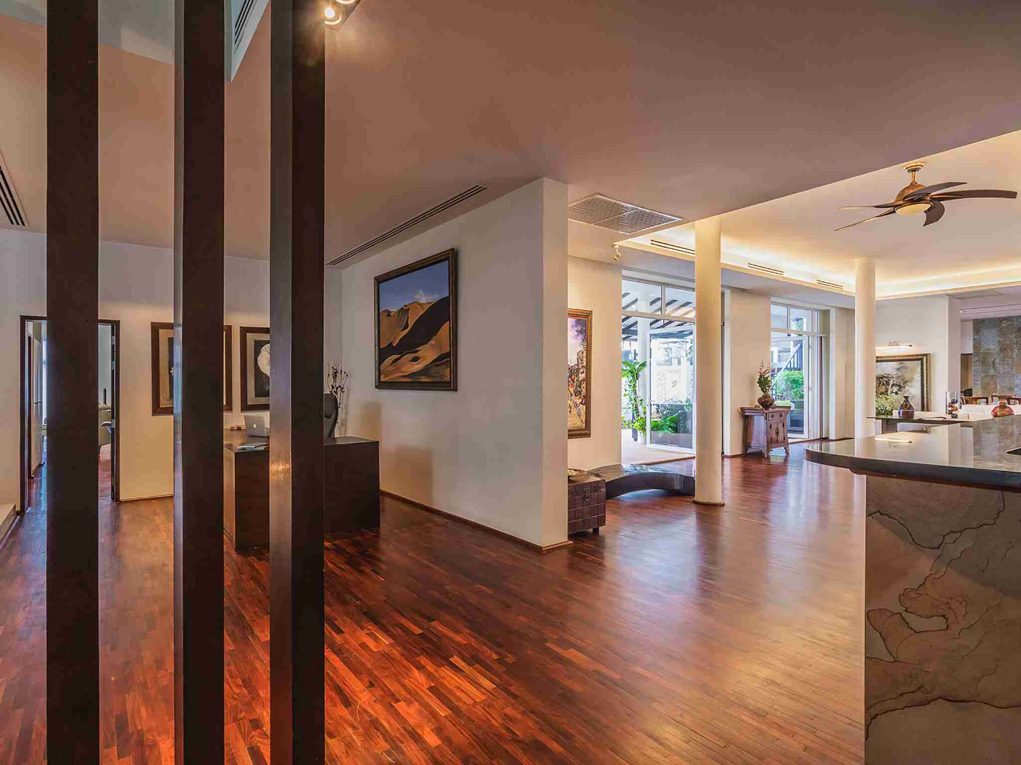 Villa Amanzi - Artwork features