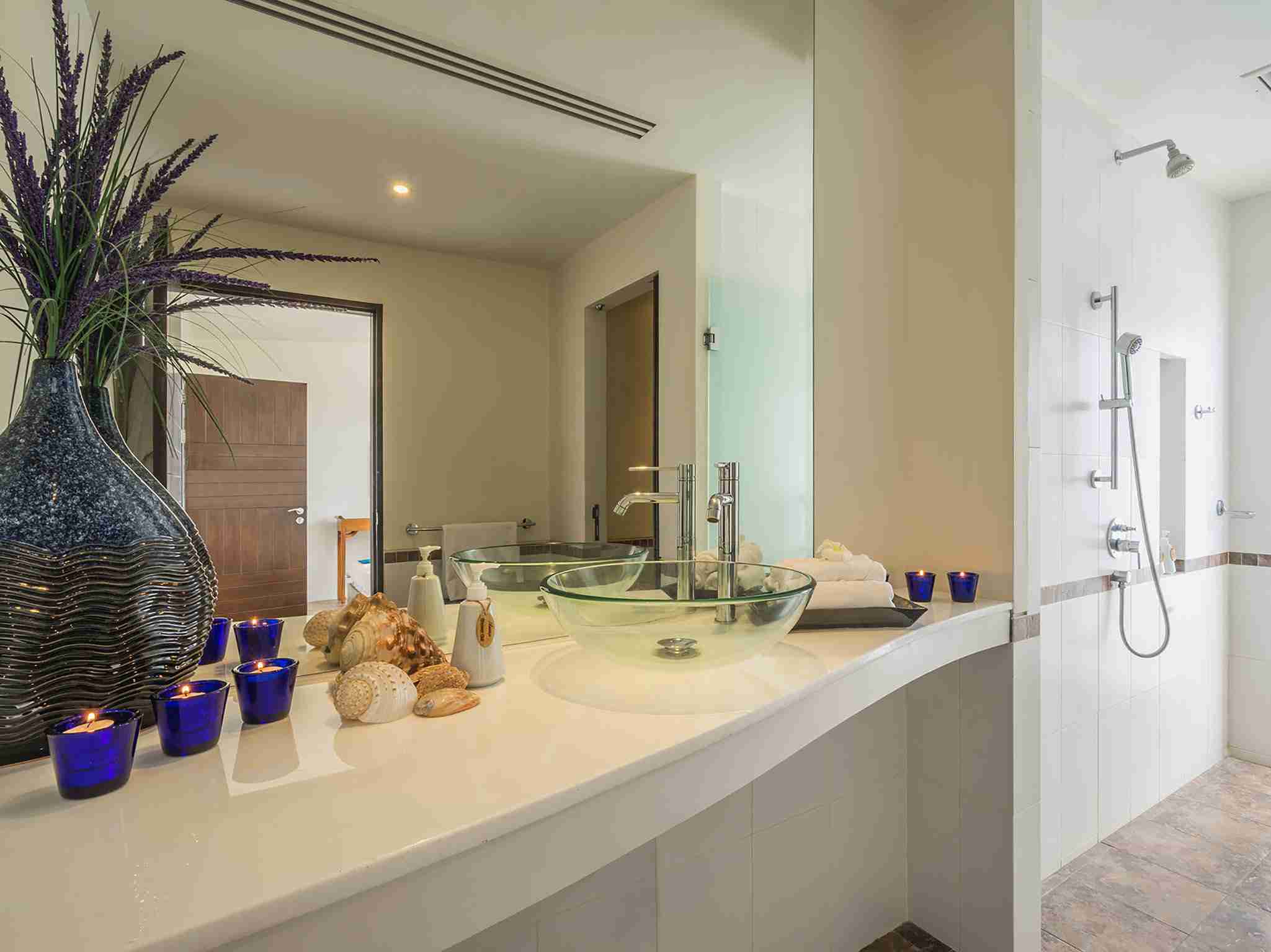 Villa Amanzi - Guest bedroom five ensuite