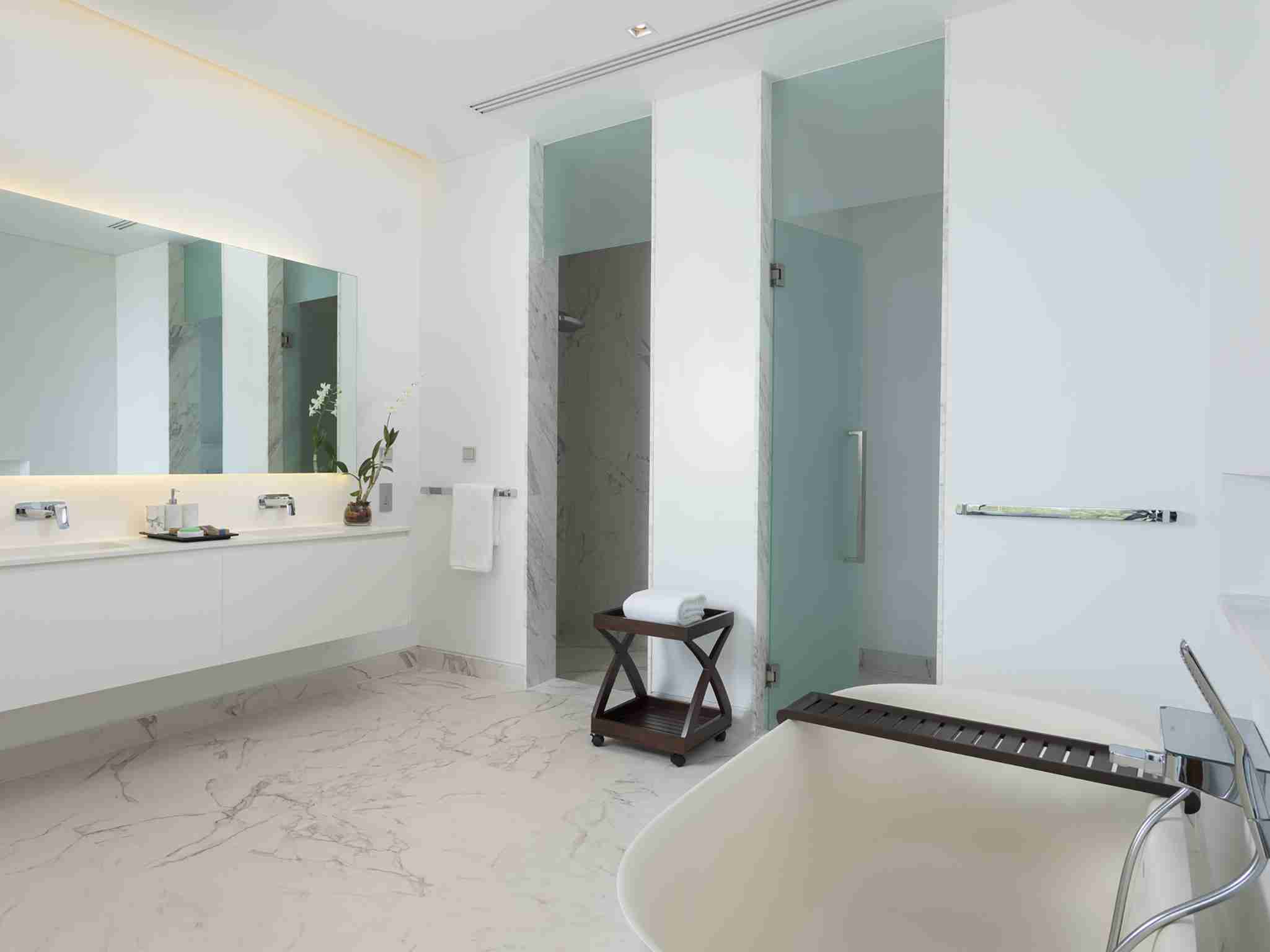 Malaiwana Duplex - Master bathroom two