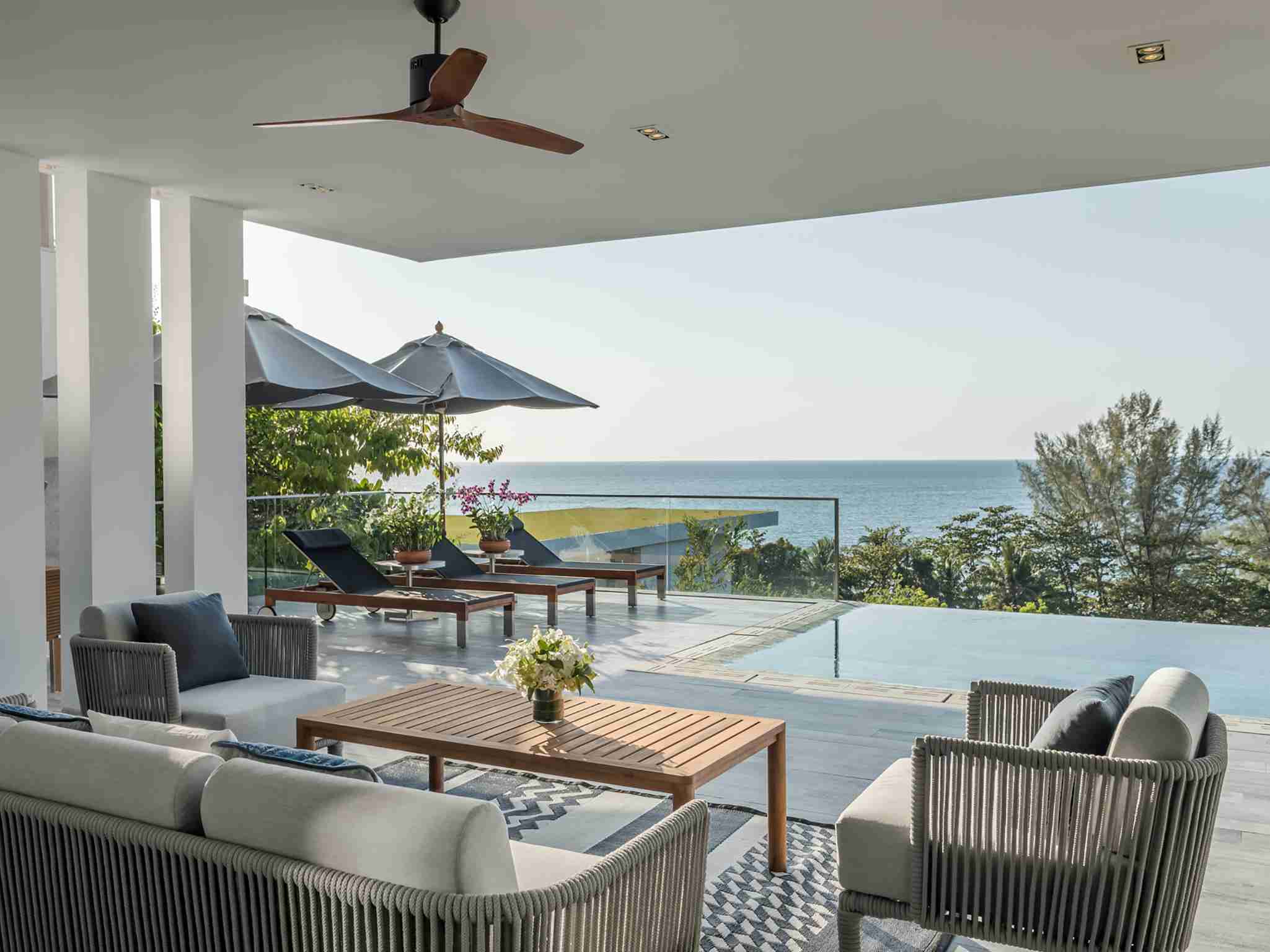 Malaiwana Duplex - Open-plan living area