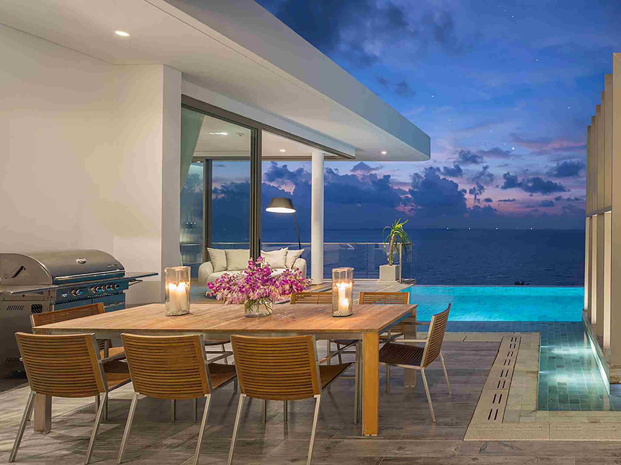 Malaiwana Penthouse - Outdoor area by night
