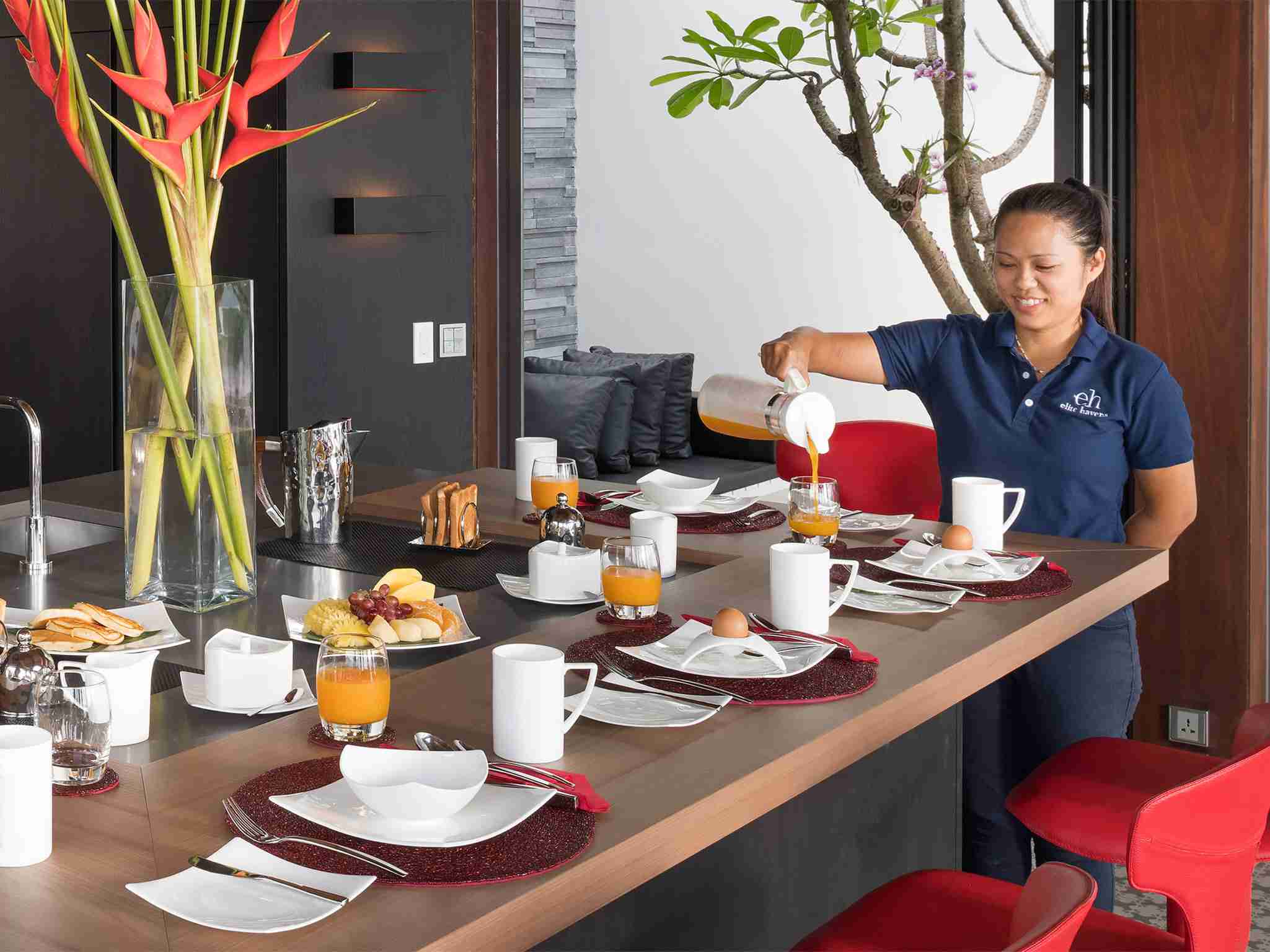 Malaiwana Villa M - Attentive staff