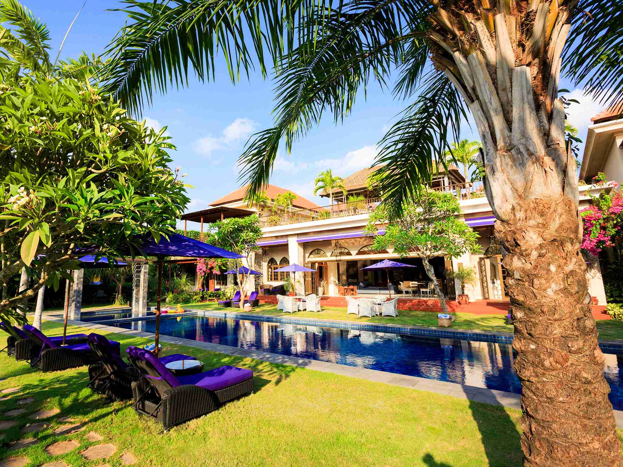 Villa Sayang d'Amour - Lush gardens surround style and glamour