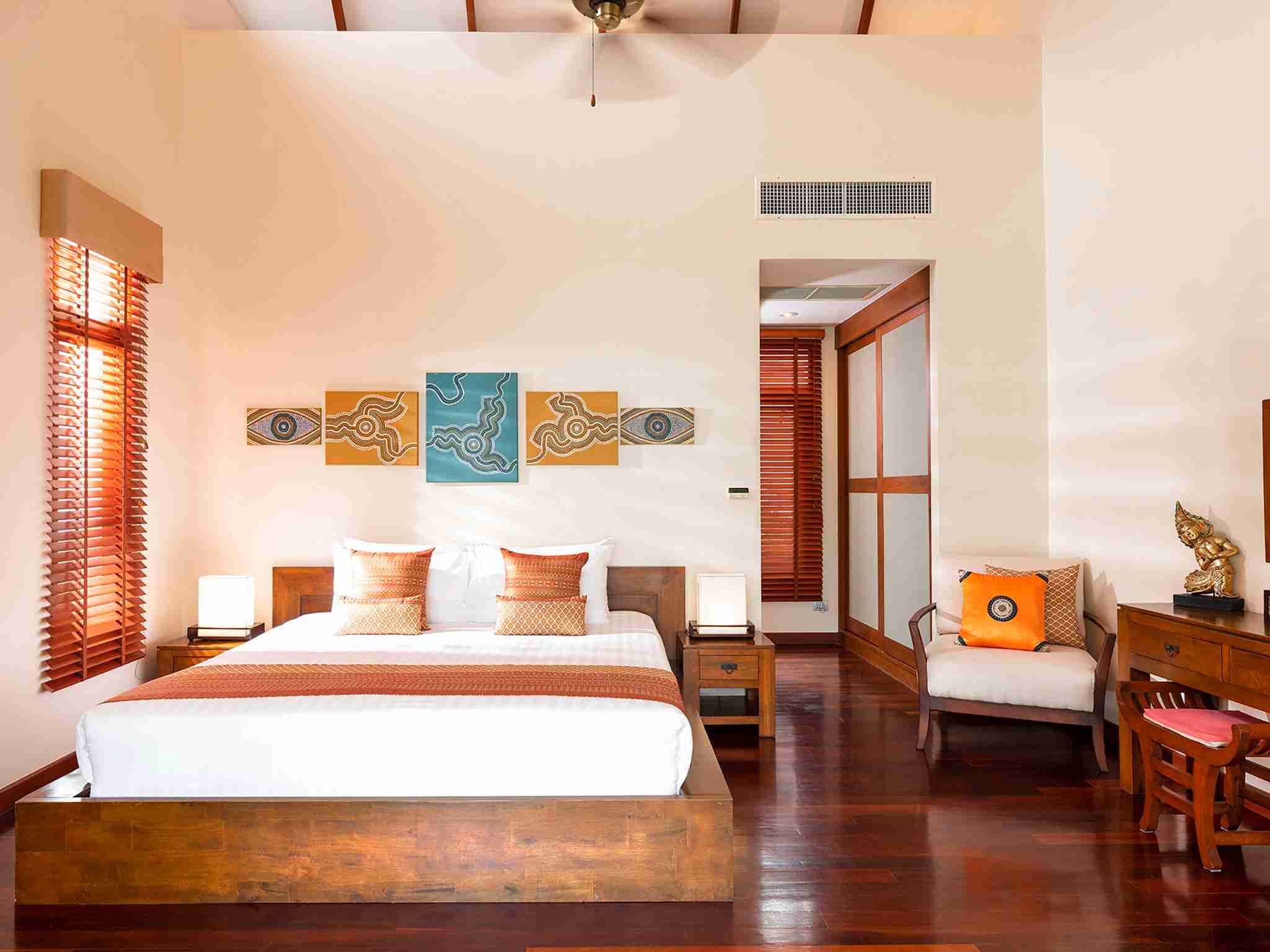 Tawantok Beach Villas - Villa 1 - Spacious guest bedroom
