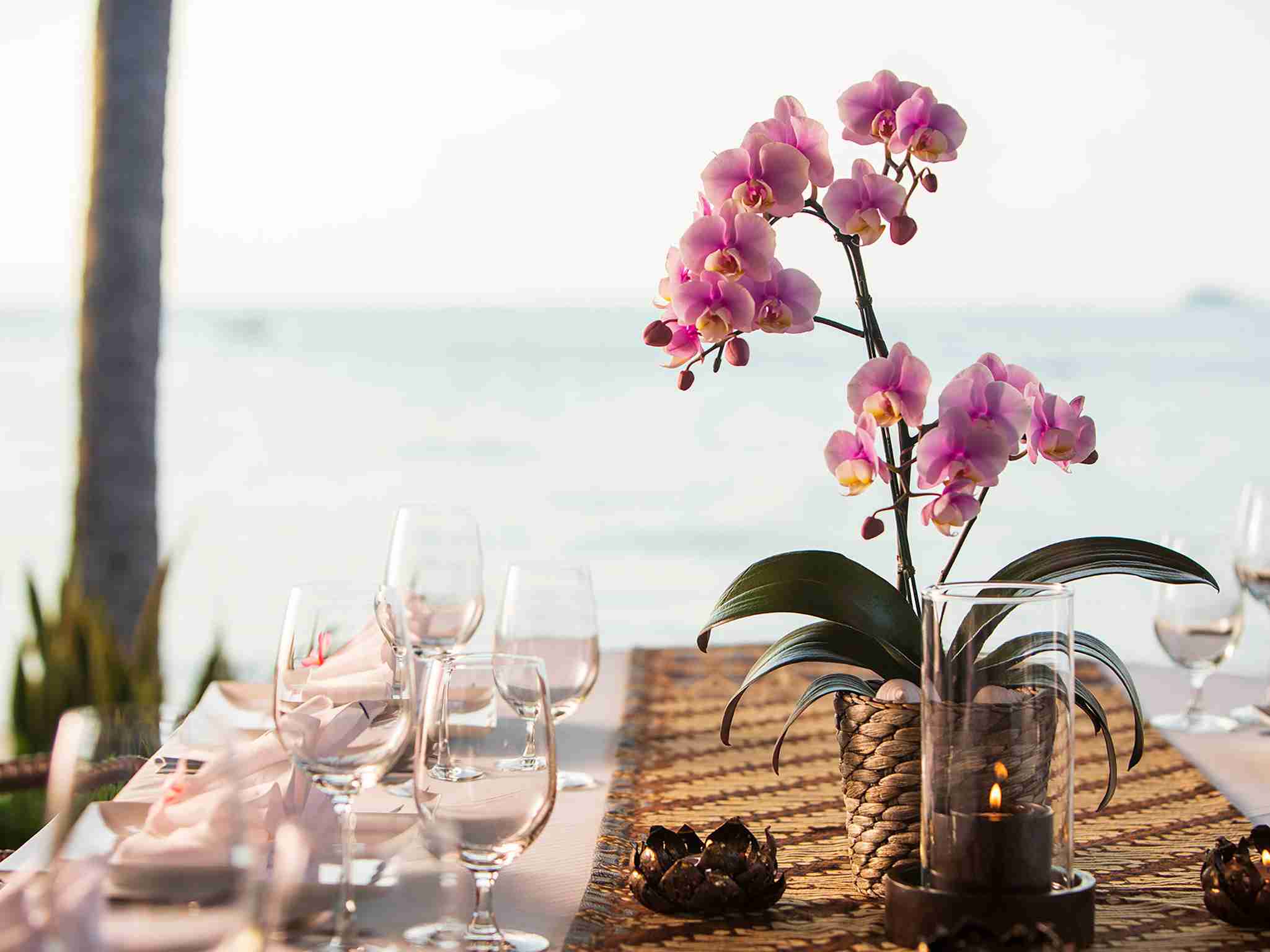 Tawantok Beach Villas - Villa 2 - Dining table setup