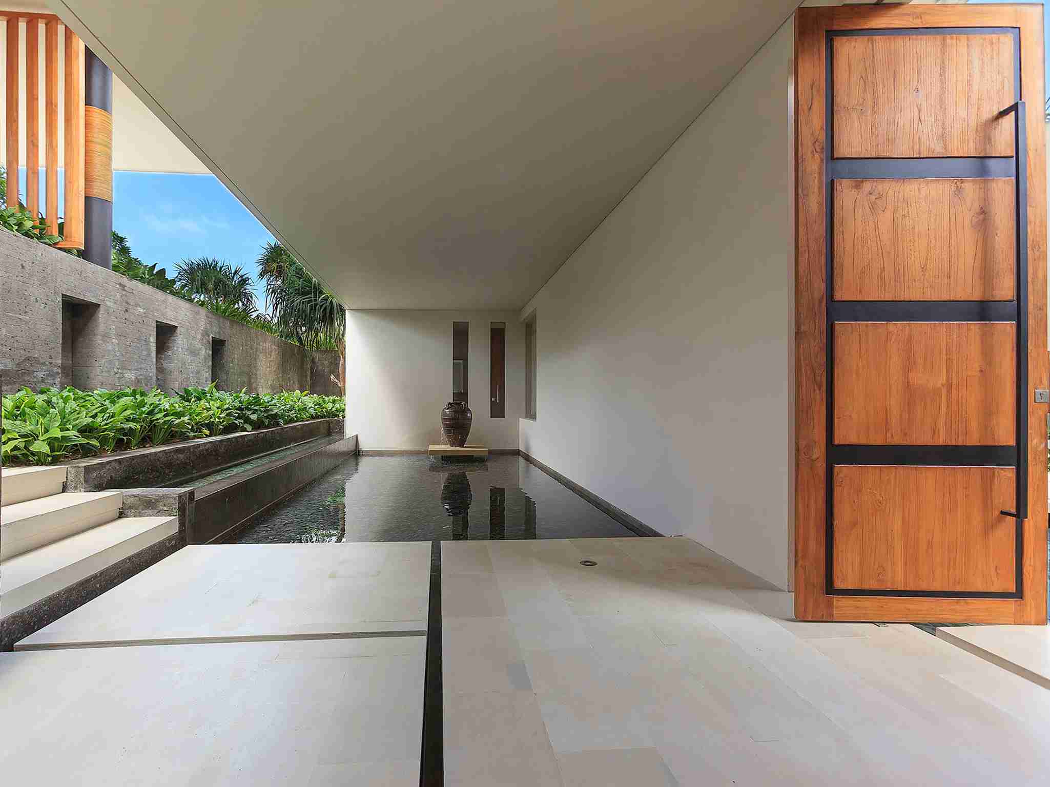 The Iman Villa - Stunning entrance water feature