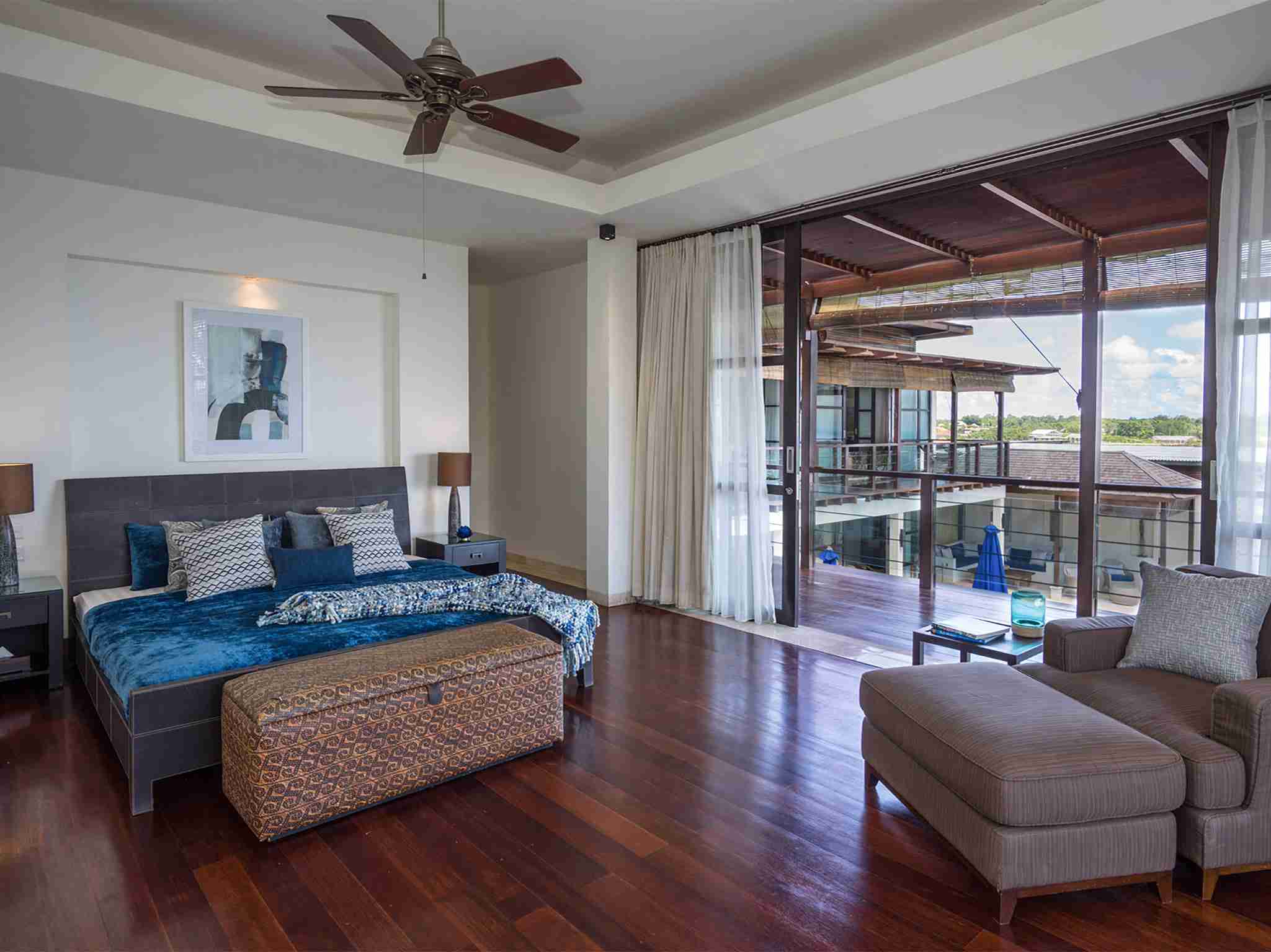 Villa Adenium - Upstairs master suite design