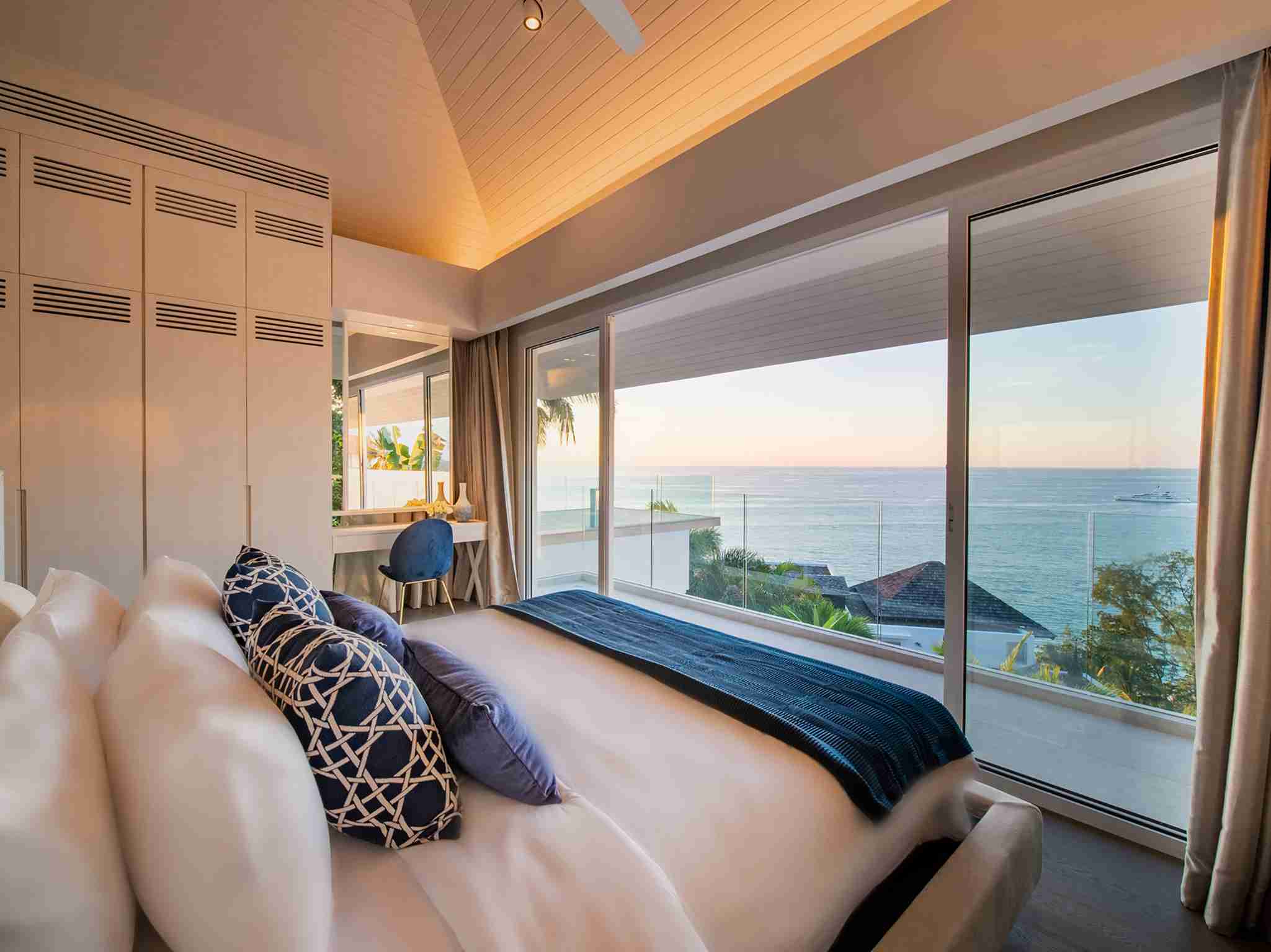 Villa Borimas - Guest bedroom three with breathtaking scenery