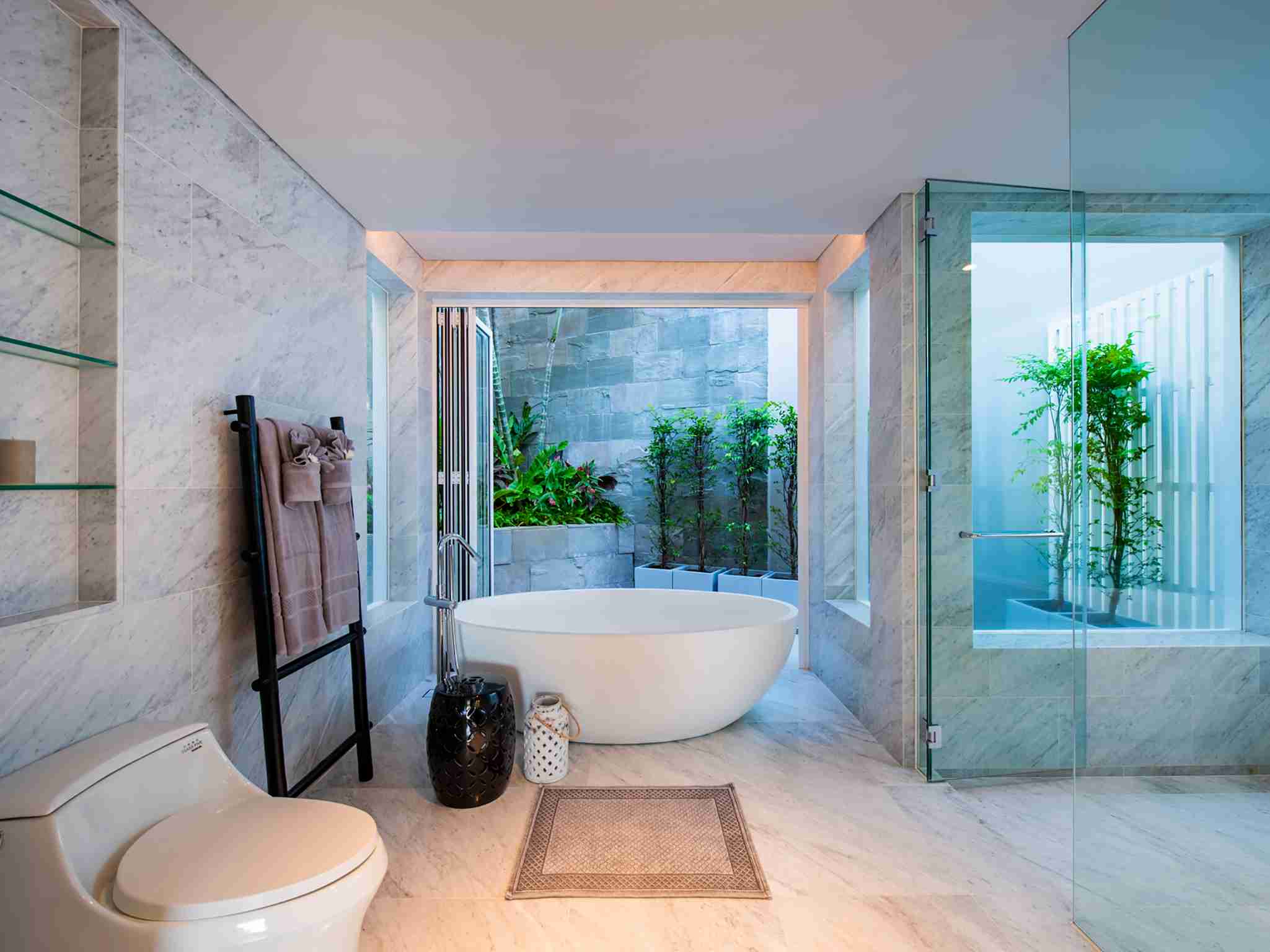 Villa Borimas - Master bedroom ensuite bathroom setting