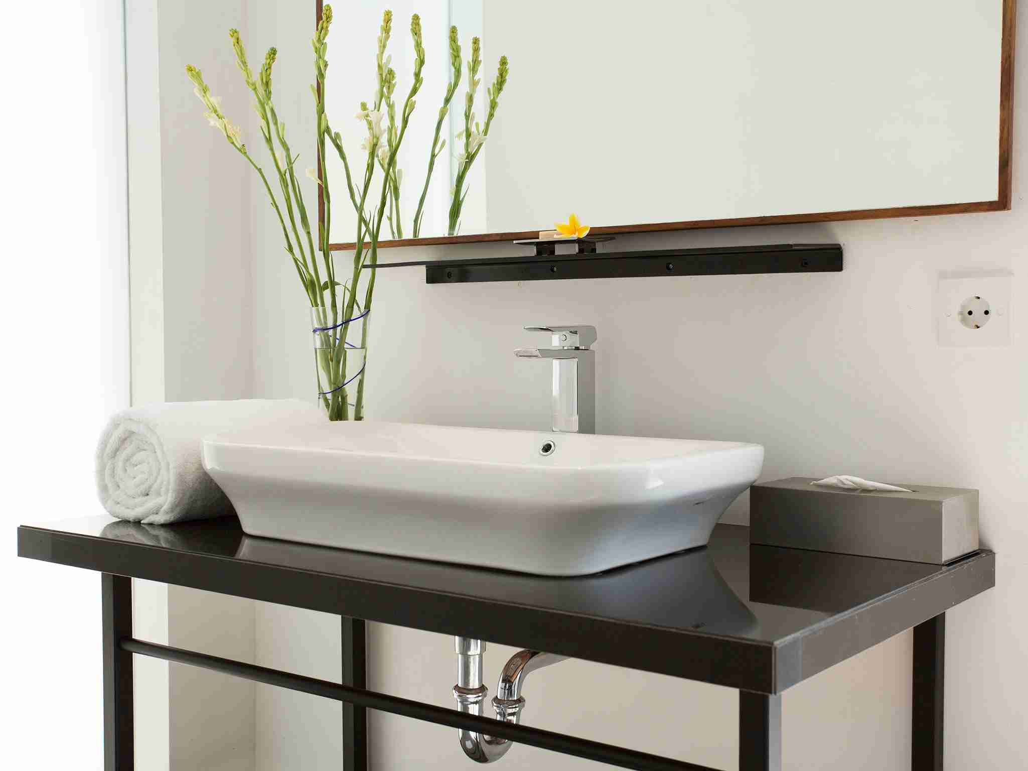 Villa Canggu - Villa North bedroom one ensuite detail