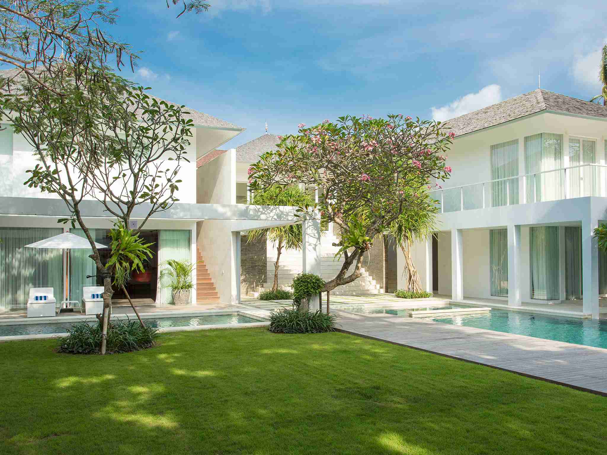 Villa Canggu - The villa and gardens