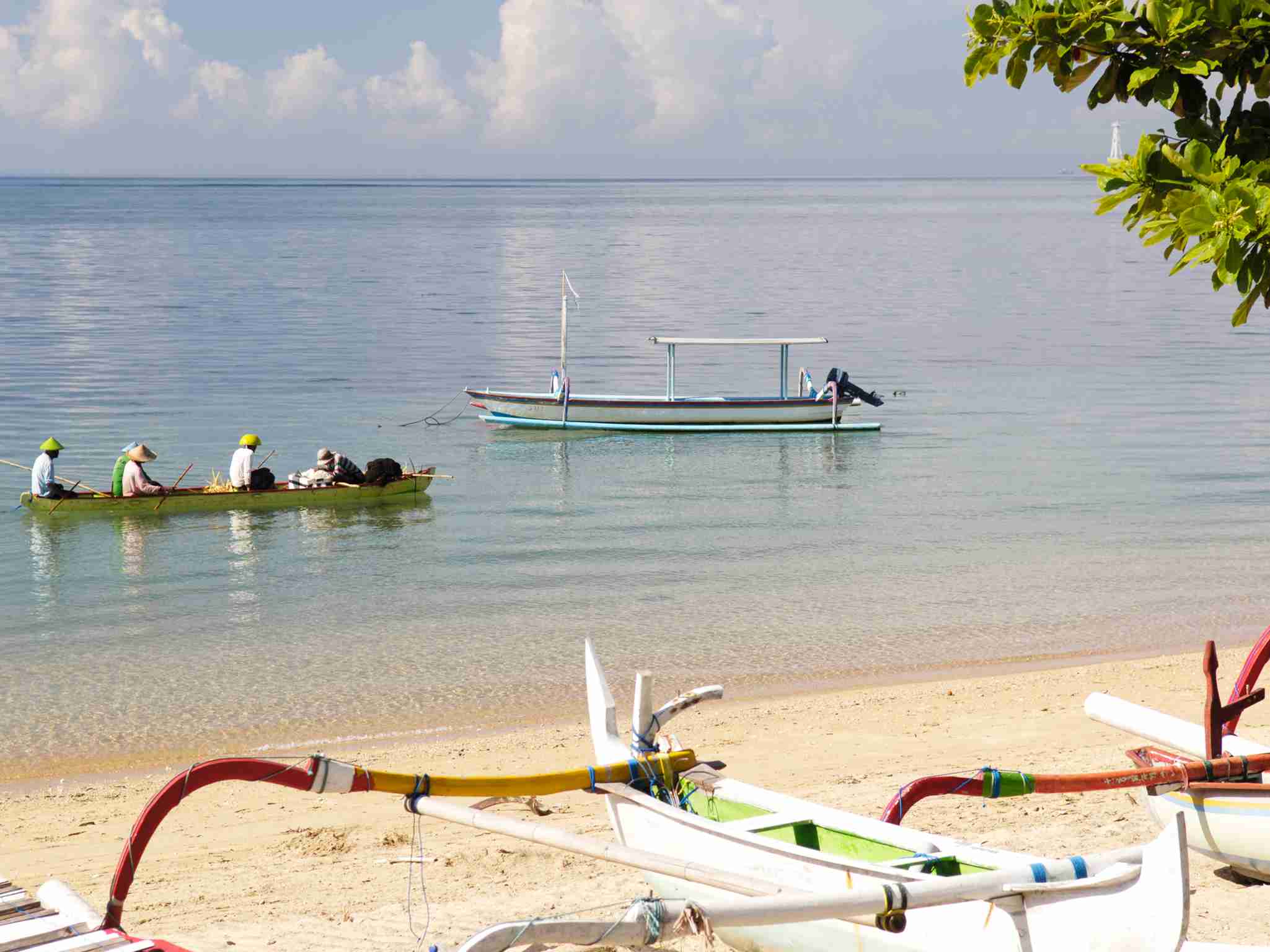 Villa Cemara - Fishermans preparing for work