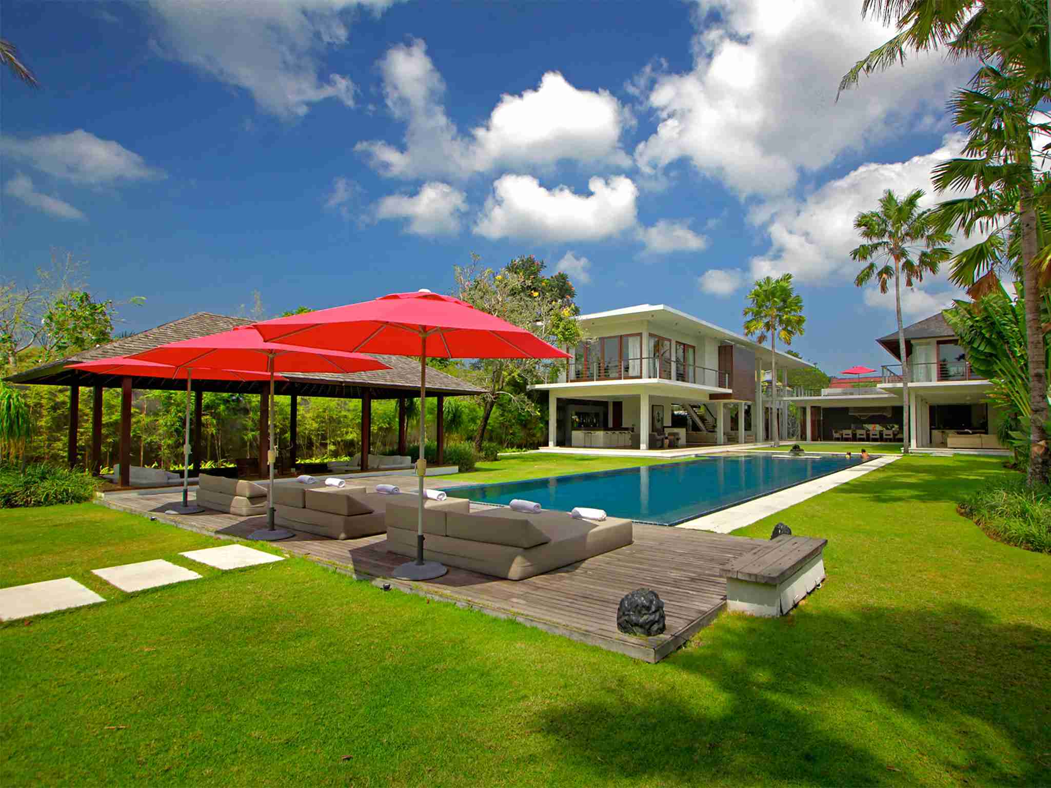Villa Kalyani - The villa during the day