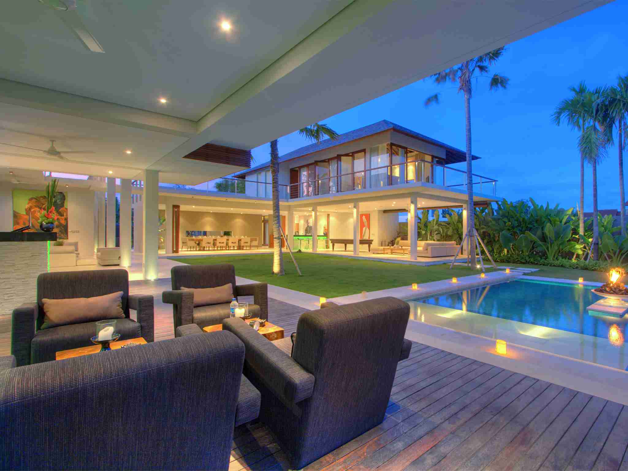 Villa Kalyani - Bar area at night