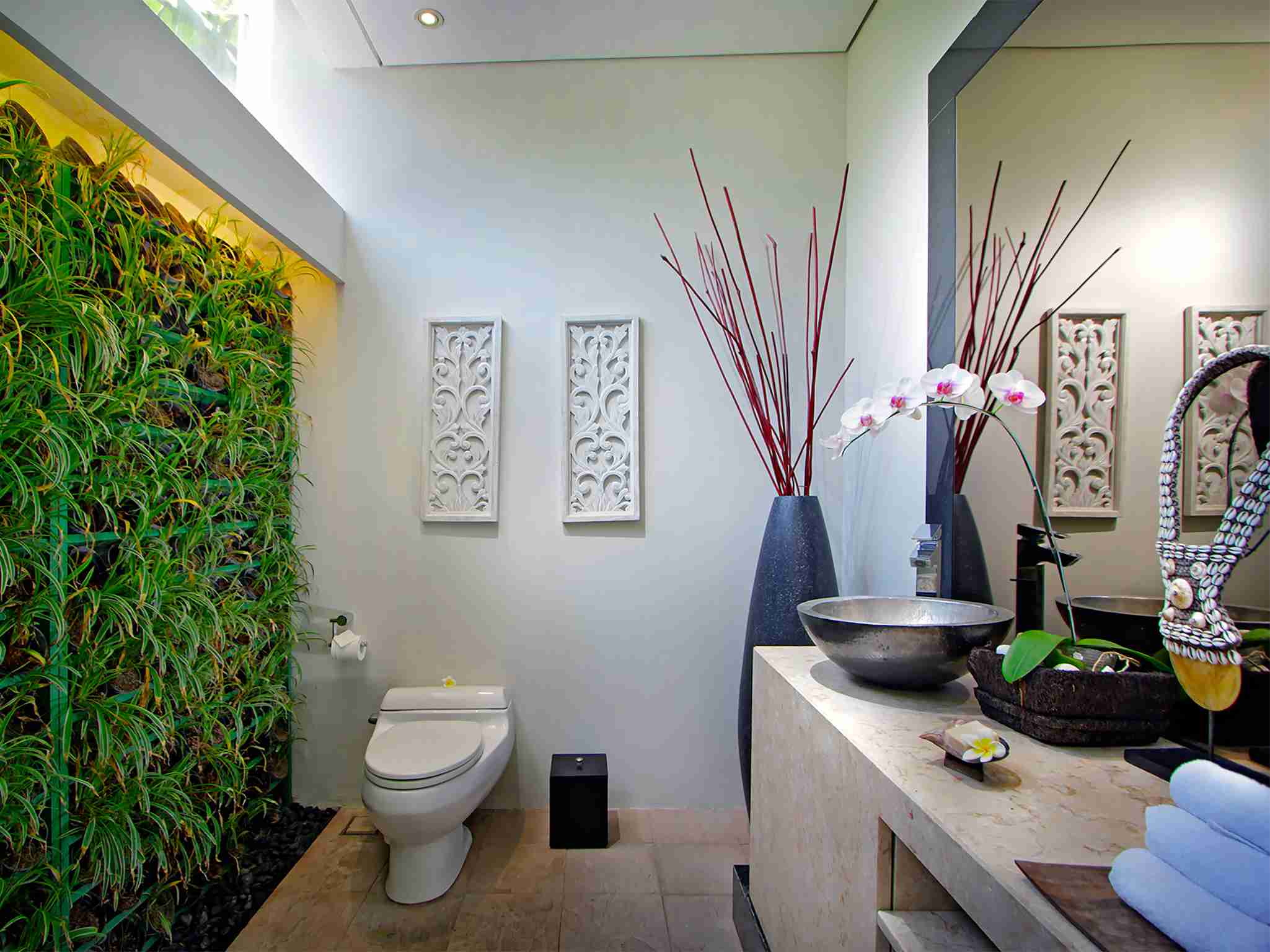 Villa Kalyani - Guest lavatory 2
