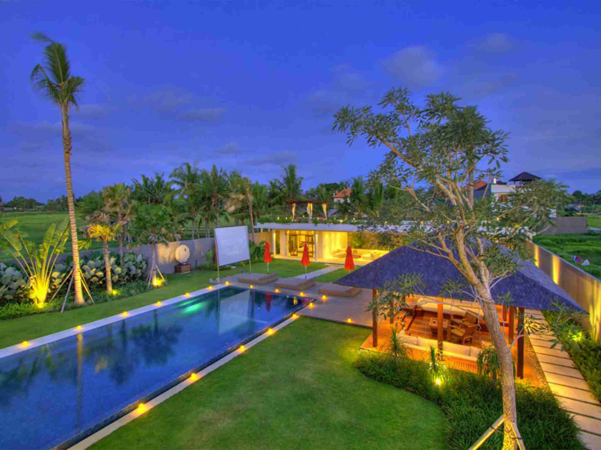 Villa Kalyani - The villa lights at dusk