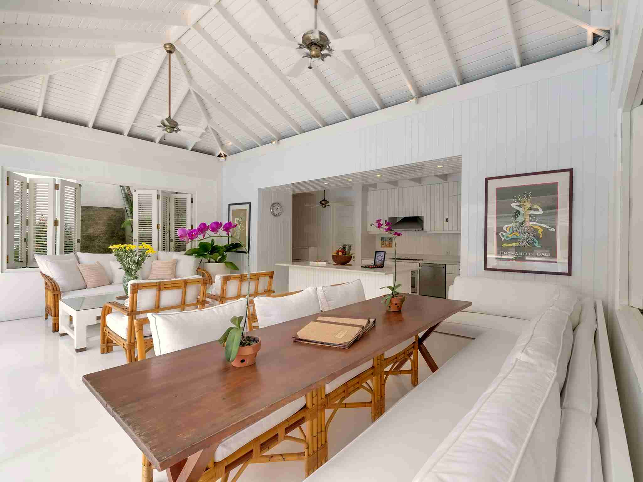 11. Villa Lulito - Kitchen and dining space
