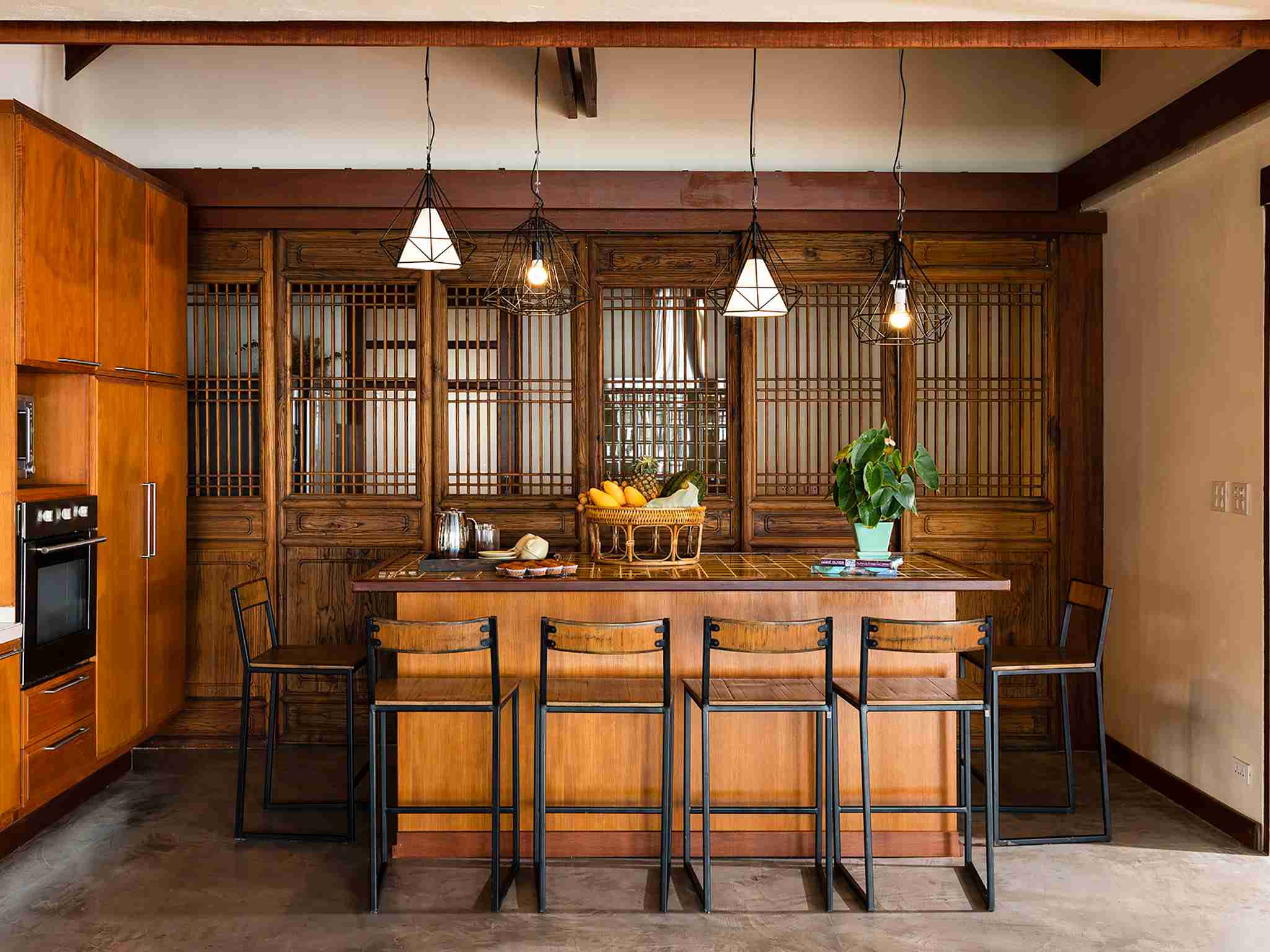 Waimarie - Dining and kitchen area