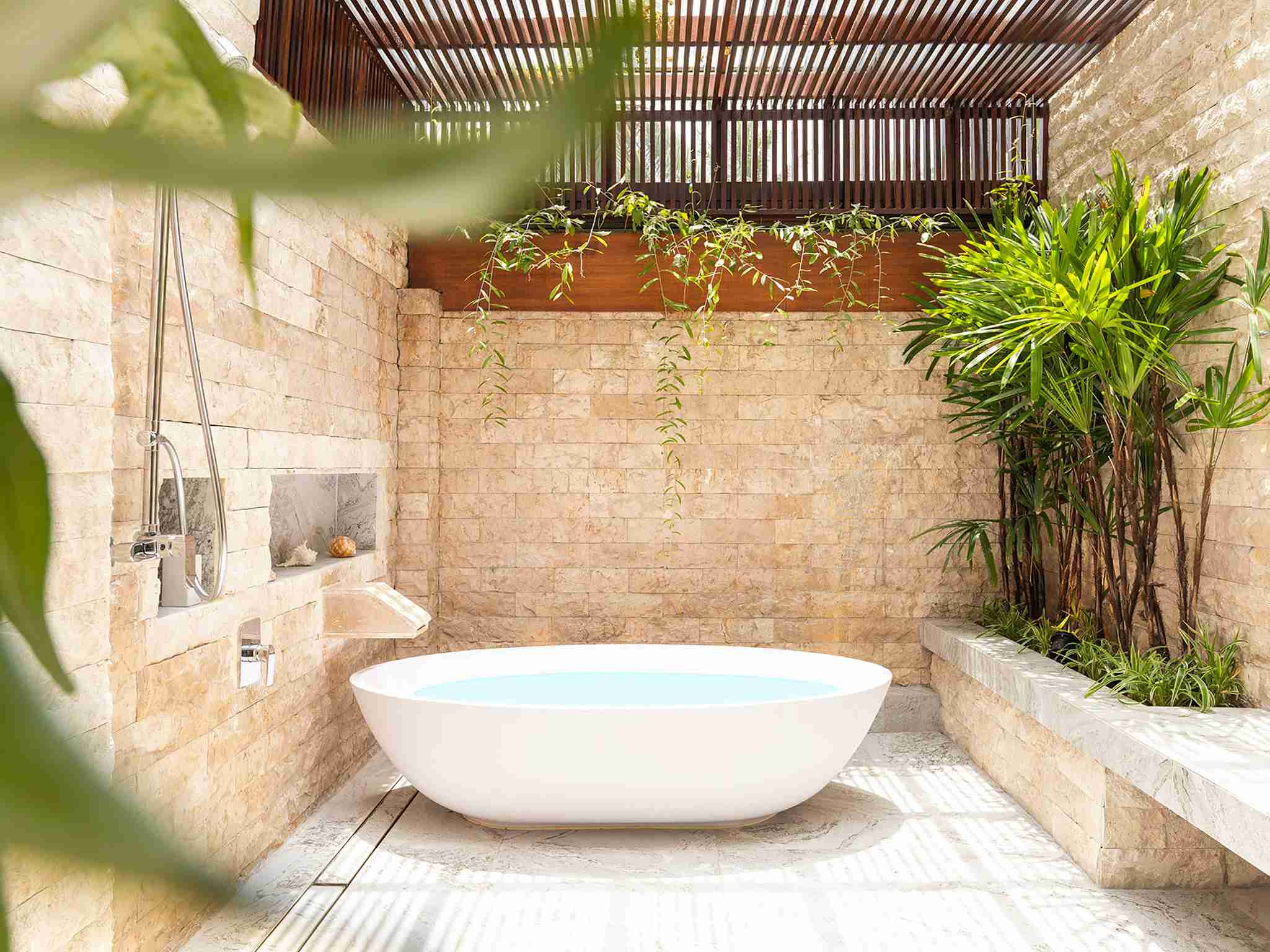 Waimarie - Semi outdoor bathtub