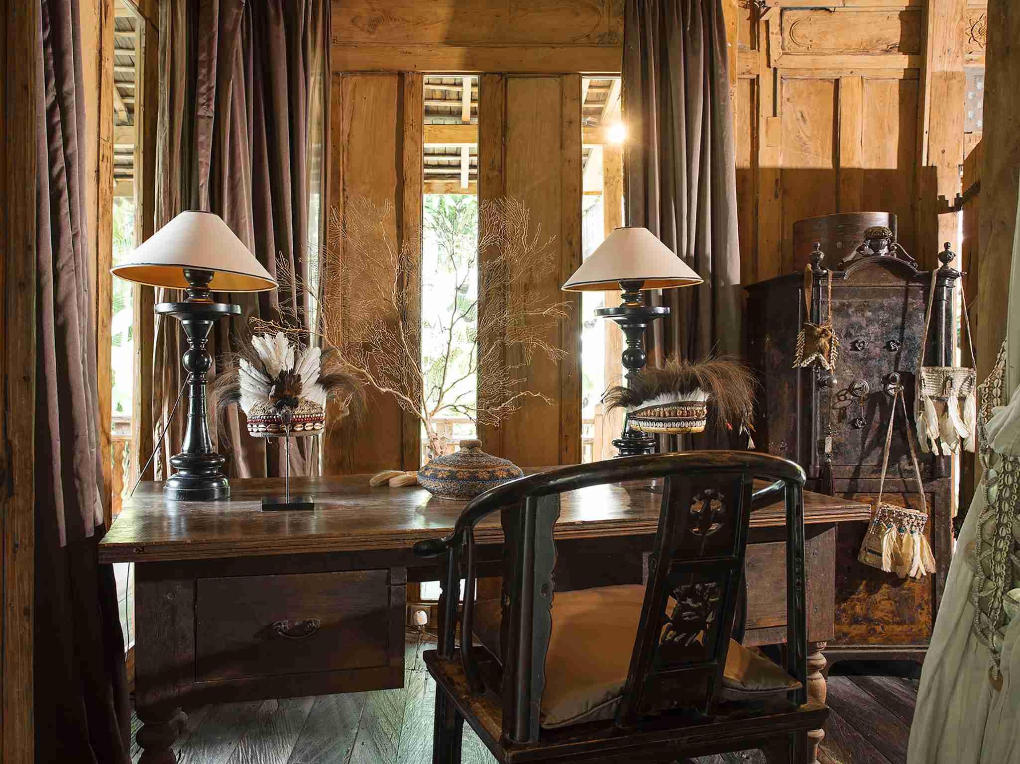 Villa Zelie - Master bedroom work desk