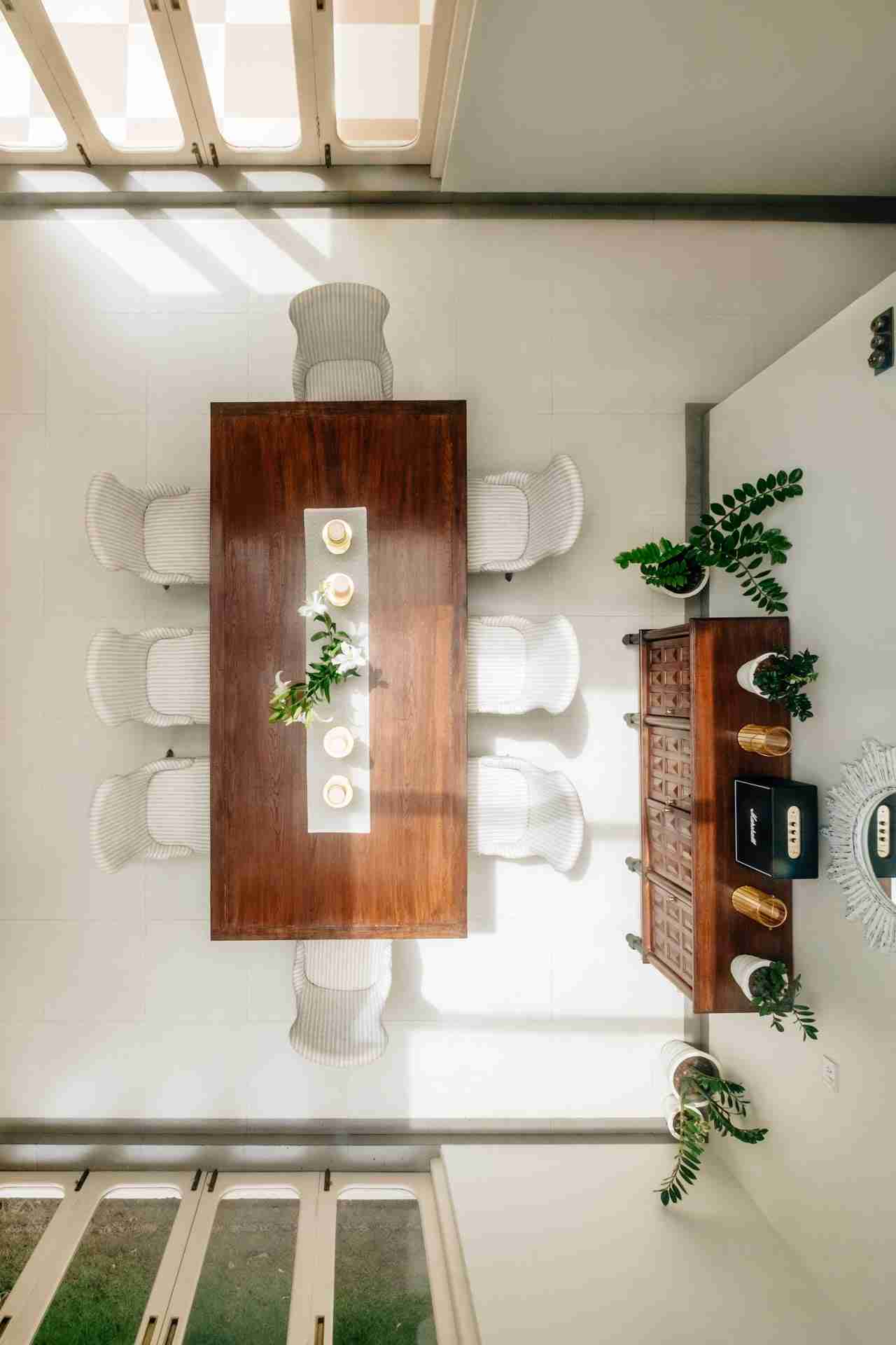 Castello Villa 4 - Dining Table