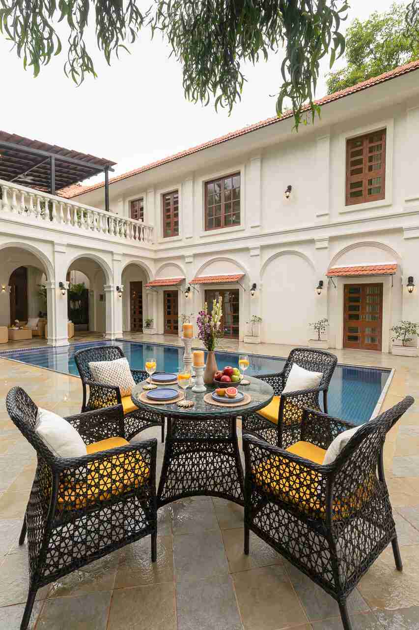Outdoor Dining Set Up | Villa Brisa by Lohono Stays