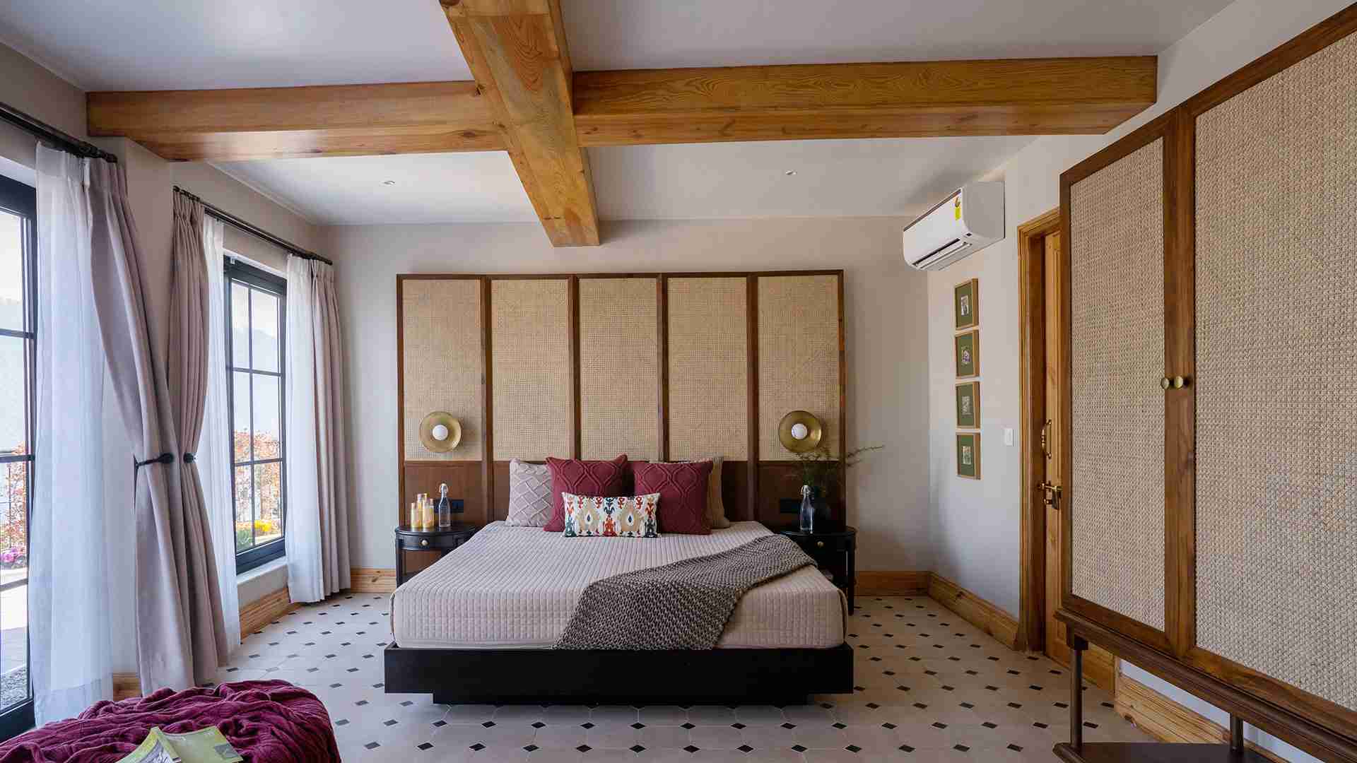 Bedroom with Lawn access - Mussoorie Views | Airyland Estate