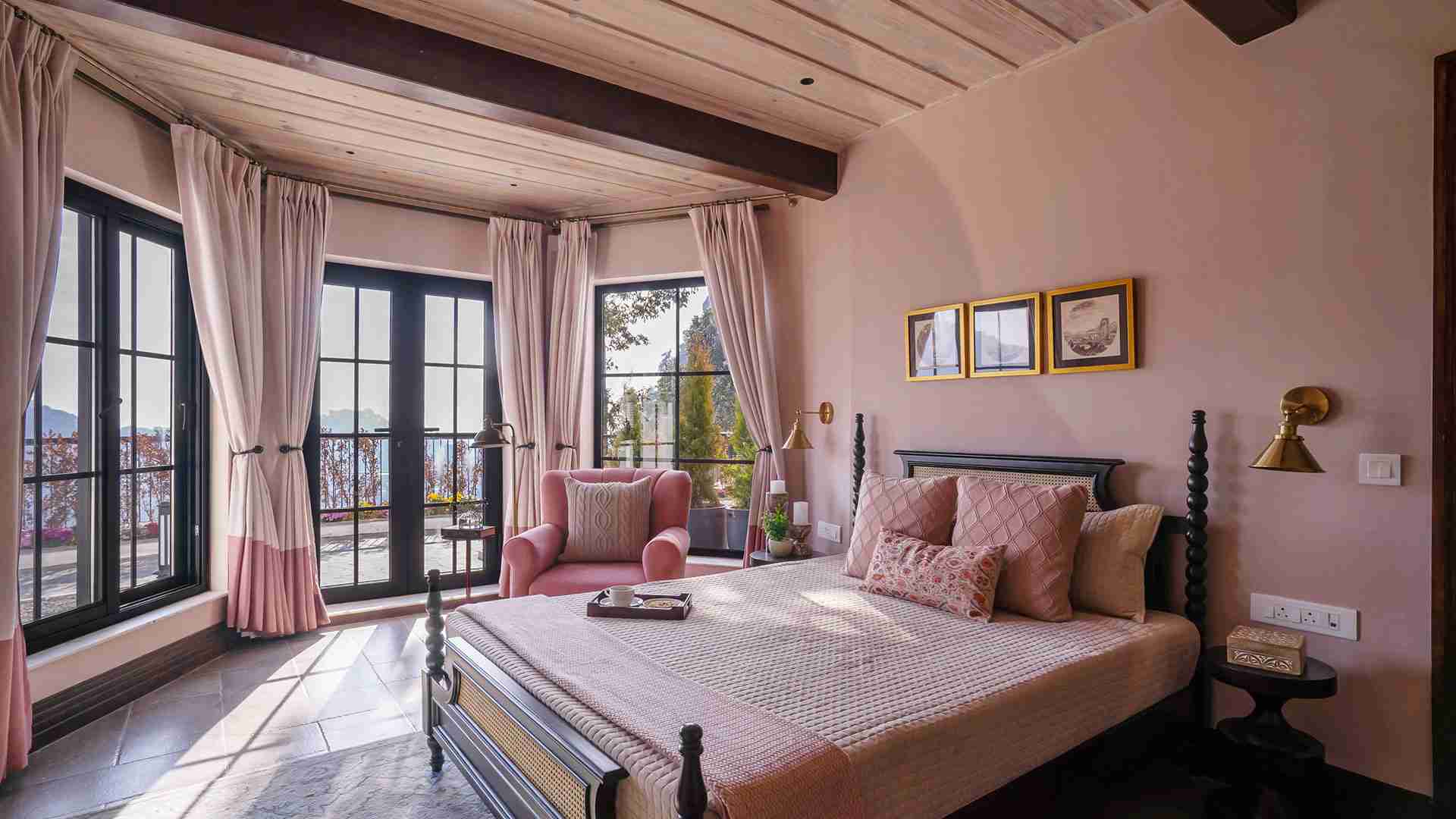 Bedroom with French windows - Airyland Estate, Mussoorie