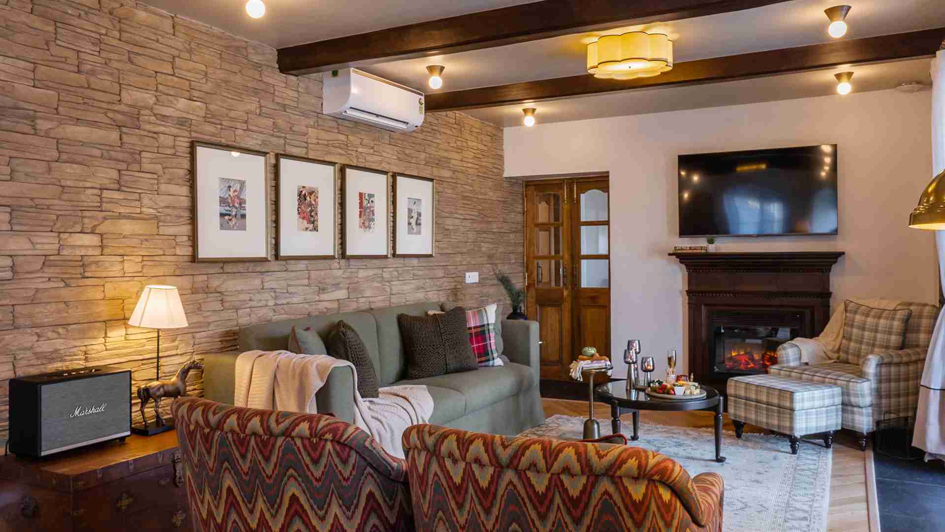 Villa with best views - Living Room | Mussoorie