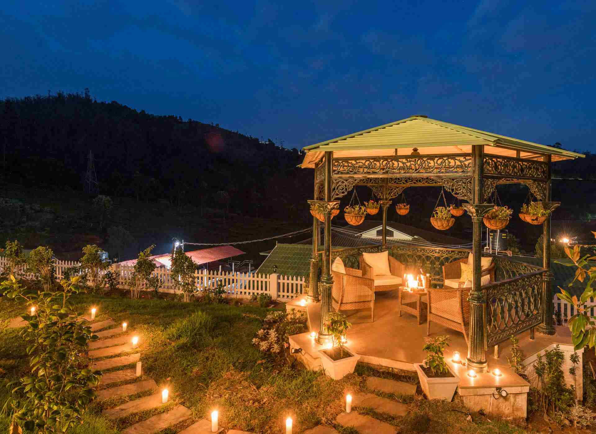 Albany Cottage - Gazebo in Light