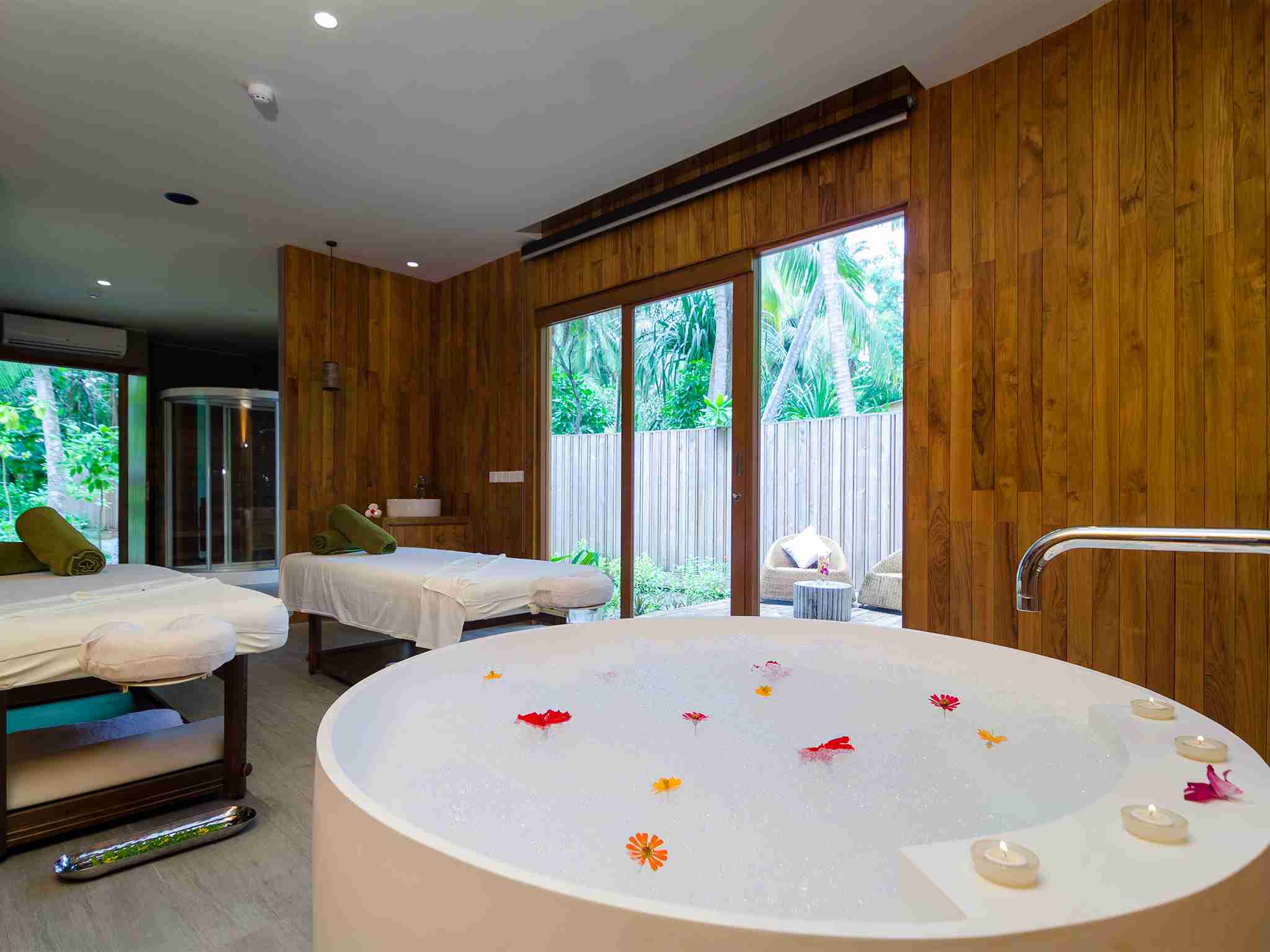 4 Bedroom Villa Residences - Perfect bath in the spa