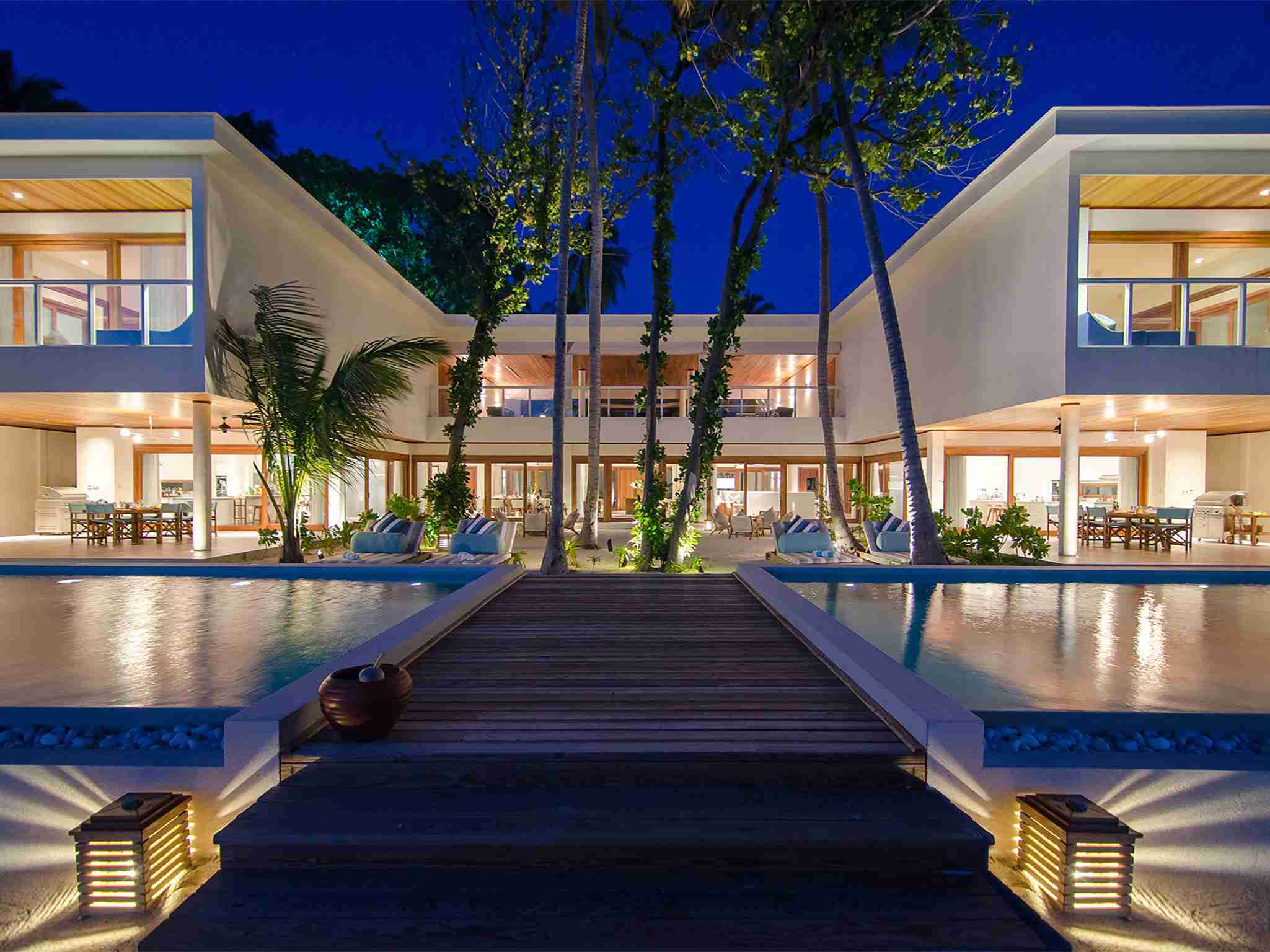 The Great Beach Villa Residence - Modern grandeur