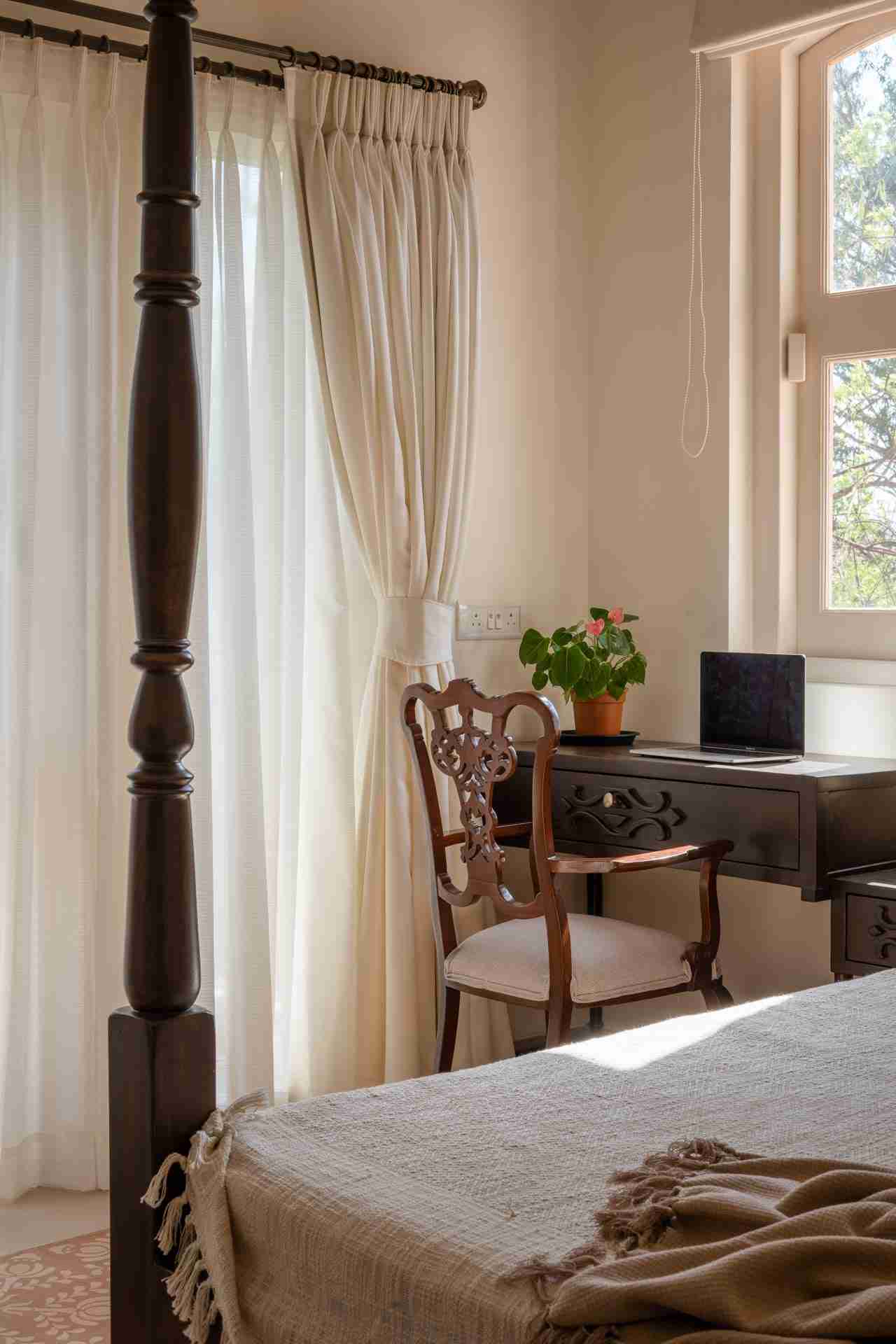 Aurelia Villa D - Bedroom 3 - Study area