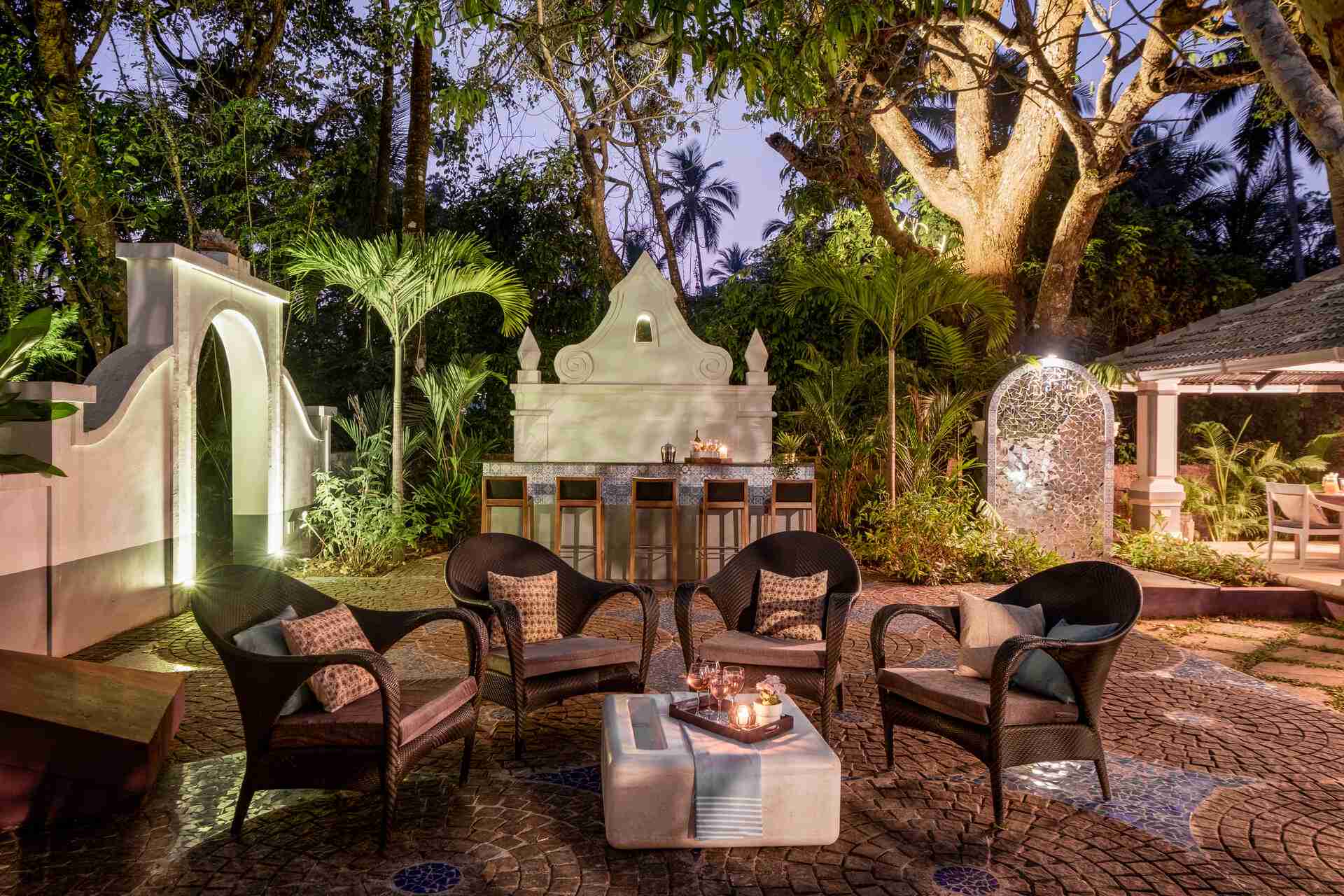 Bastora House - Outdoor Bar