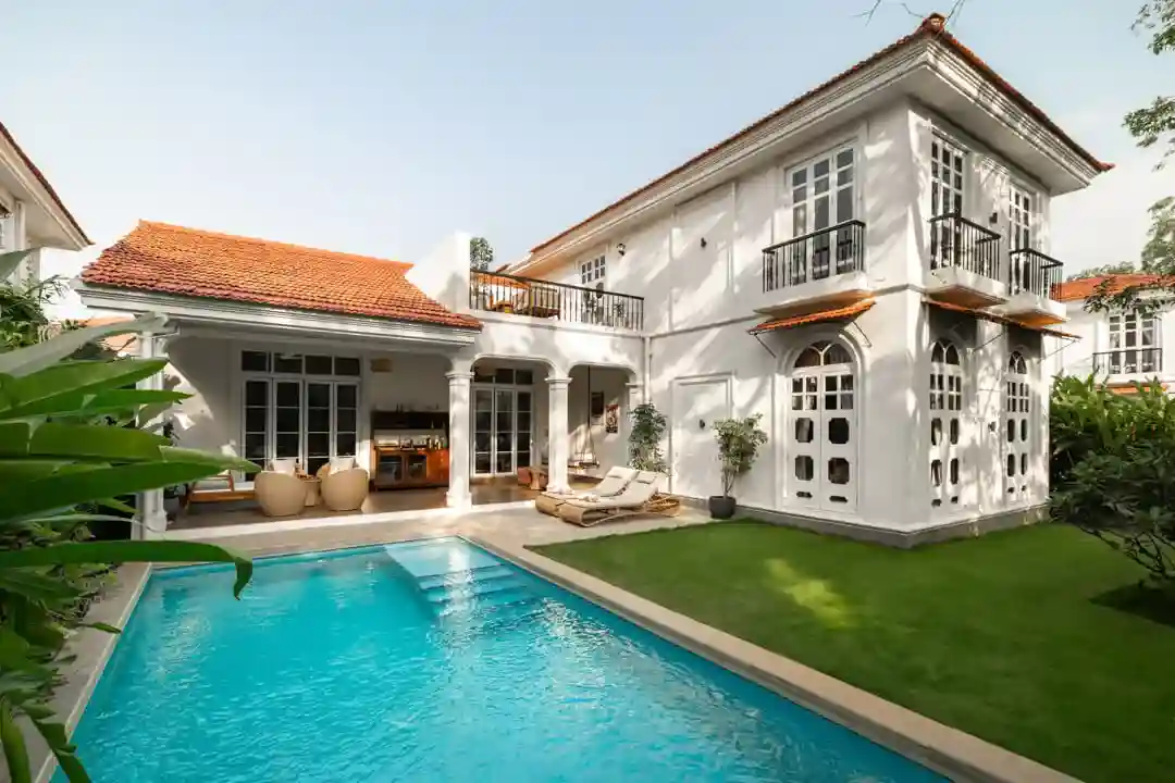 Poolside Facade | Calisto Villa B