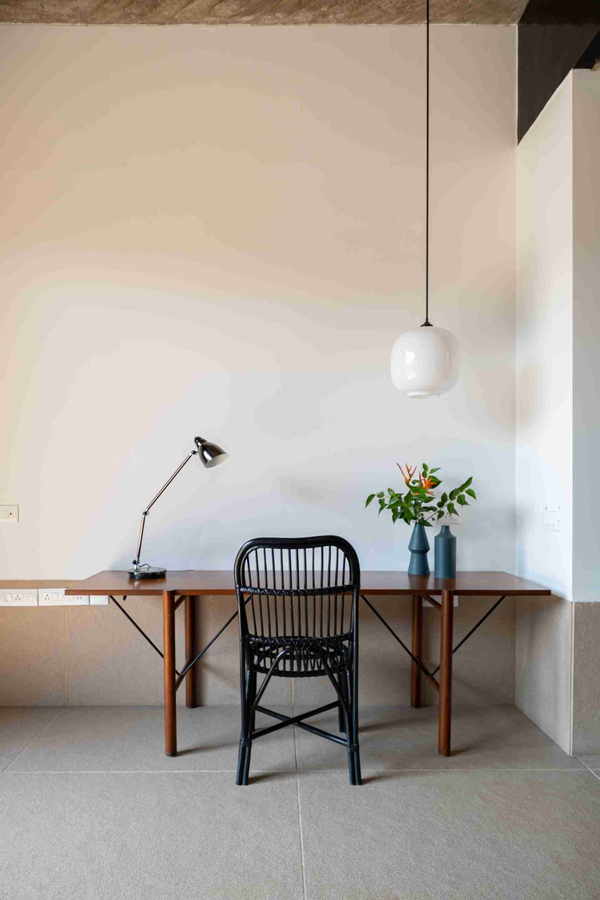 Casa Riviere - Study Table