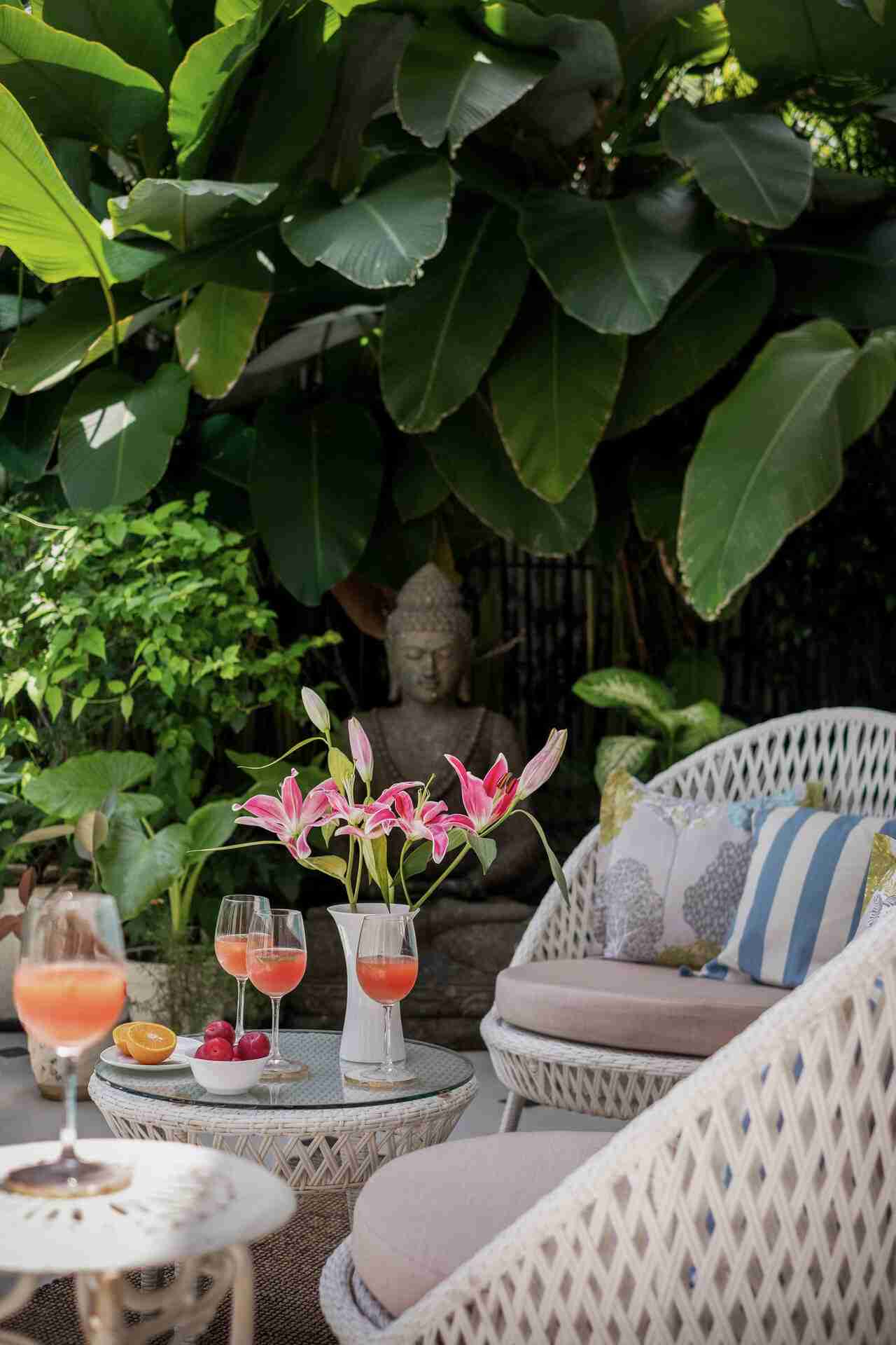 Castello Villa 5 - Poolside seating
