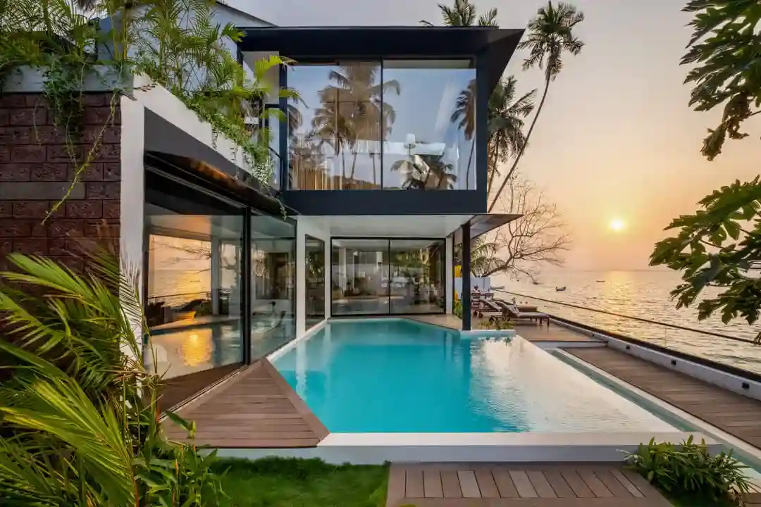Glasshouse On The Bay -  Façade