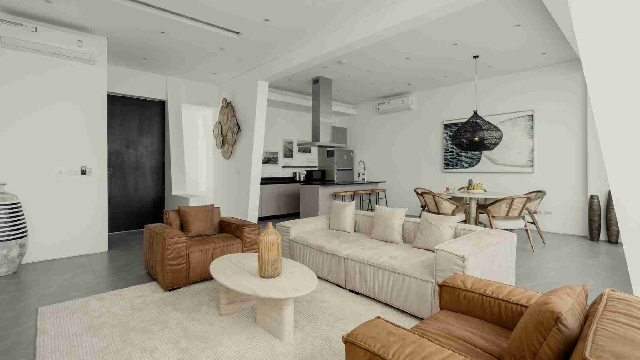 Golden Lotus - The Flourish Villa - Airy living and dining area