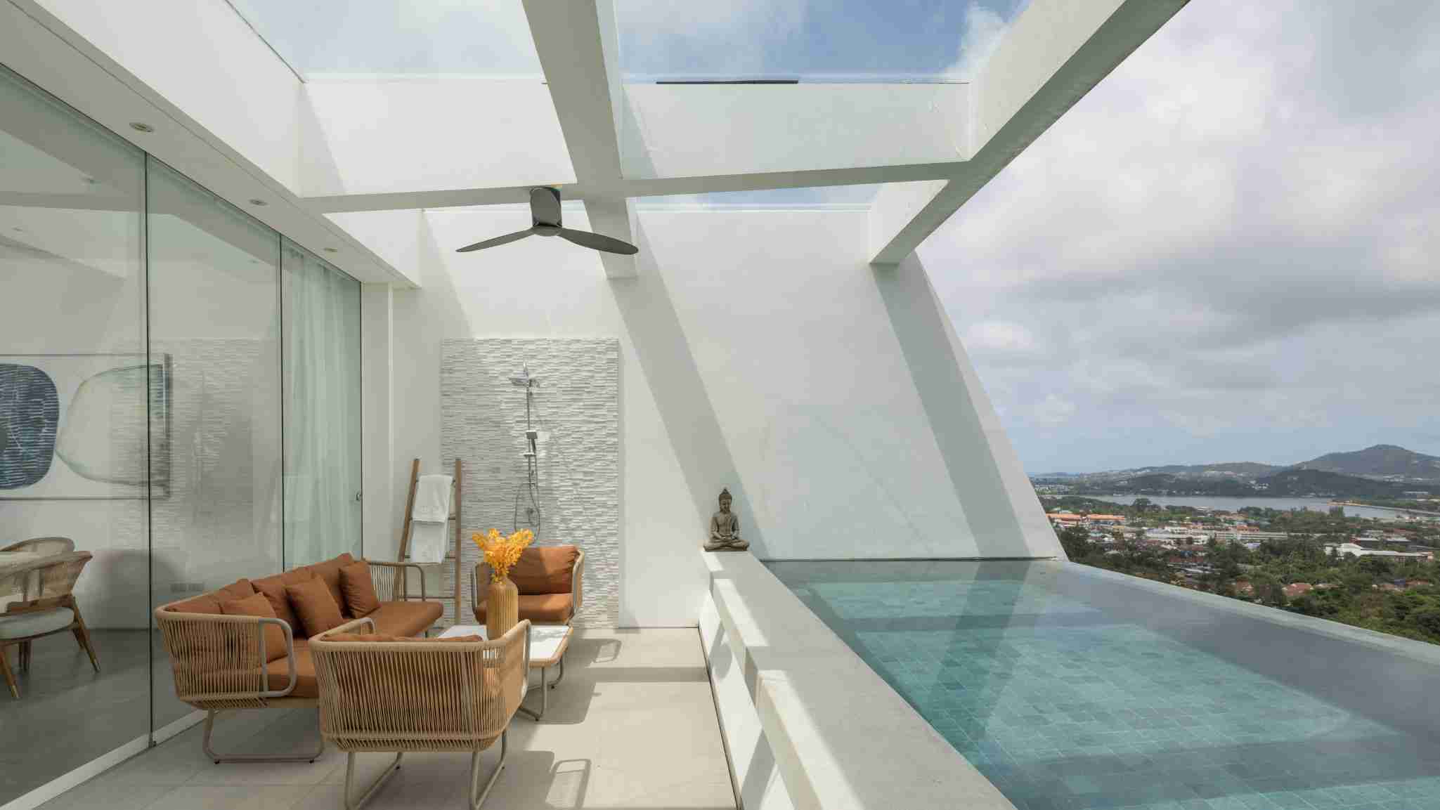 Golden Lotus - The Flourish Villa - Terrace and pool with breathtaking views