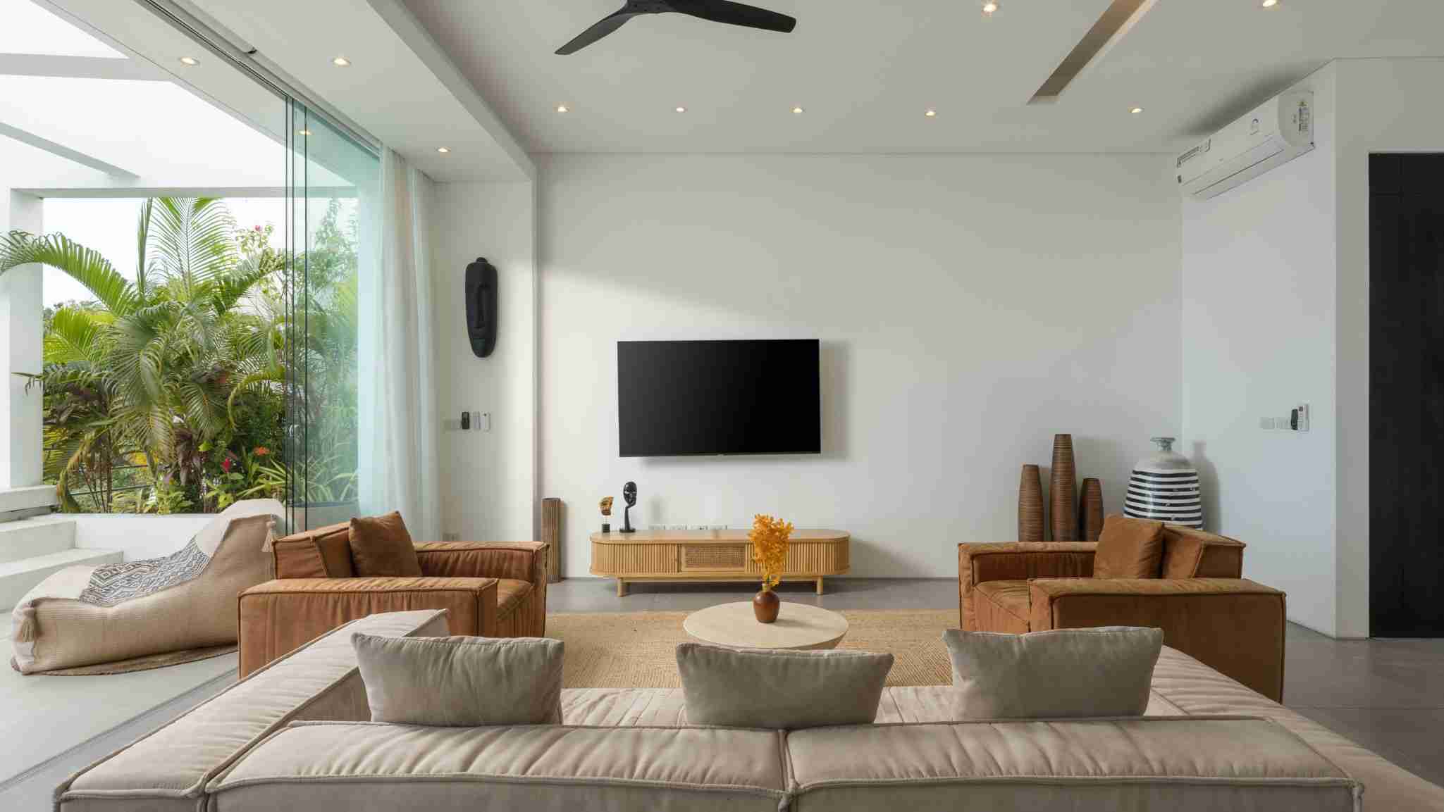 Golden Lotus - The Flourish Villa - Restful living area