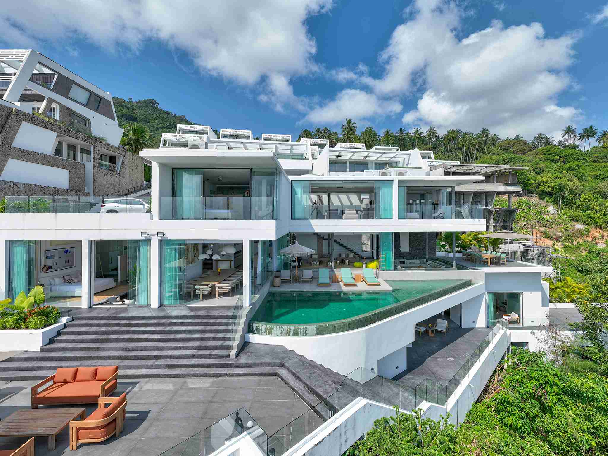 Golden Lotus - Villa Vie - Modern mountainside luxury villa