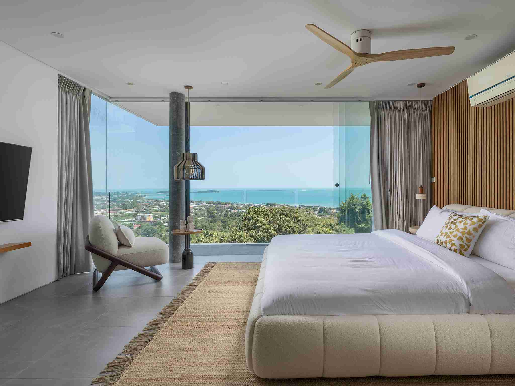 Golden Lotus - Villa Vie - Bedroom with spectacular views