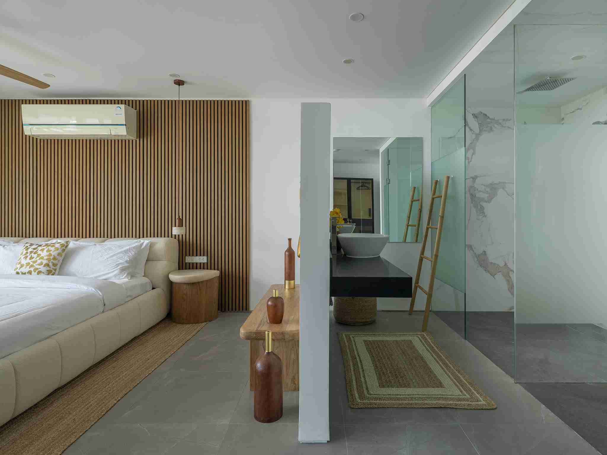 Golden Lotus - Villa Vie - Bedroom ensuite bathroom