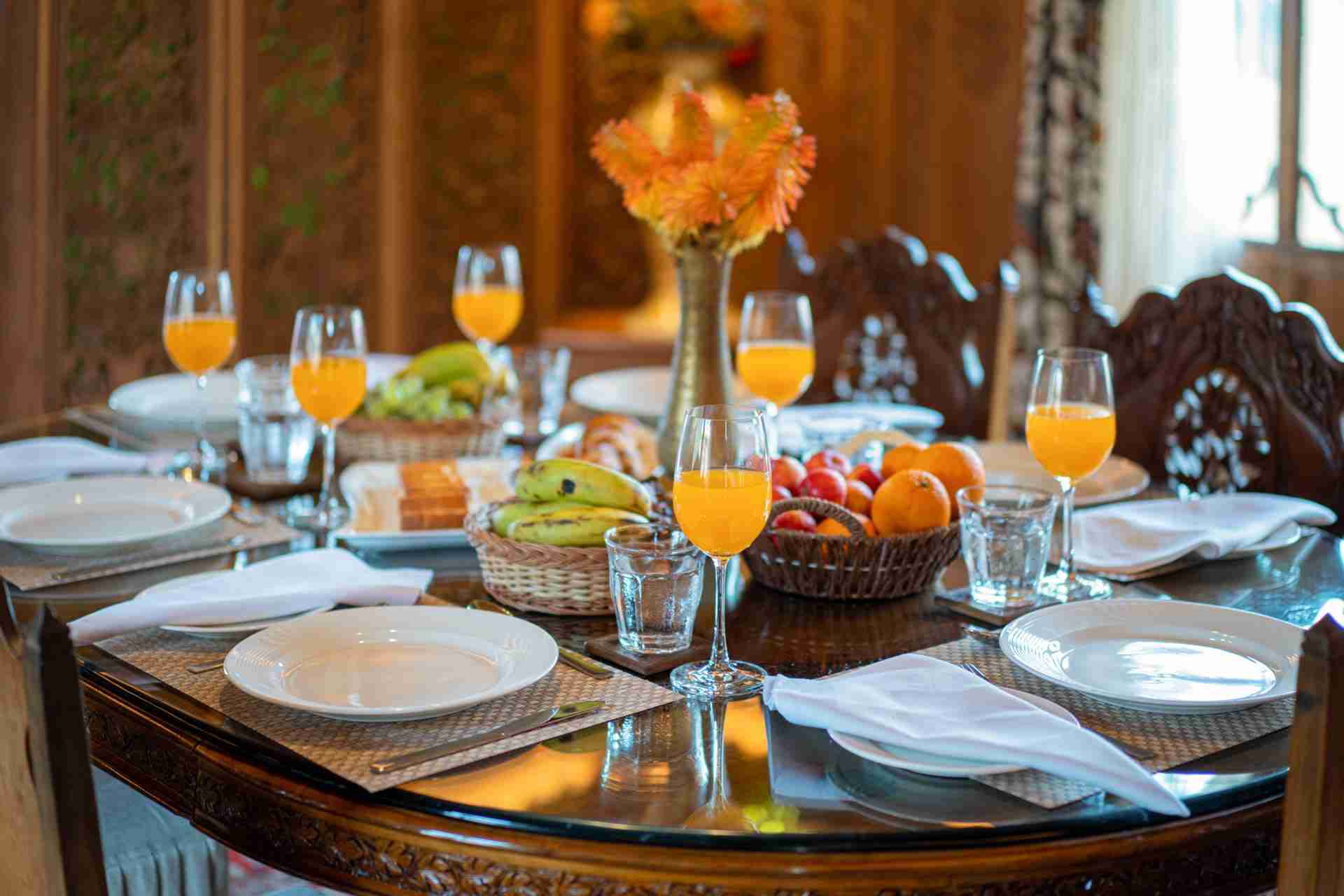 Harmukh Houseboat - Breakfast setup