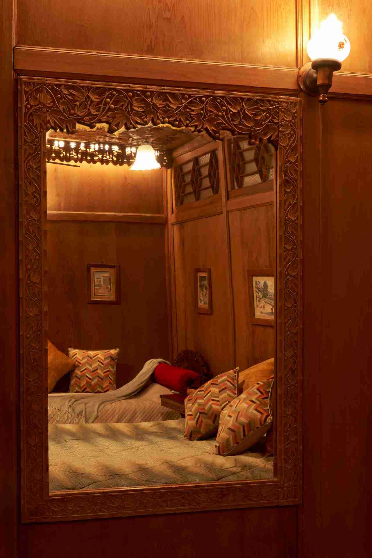 Harmukh Houseboat - Bedroom