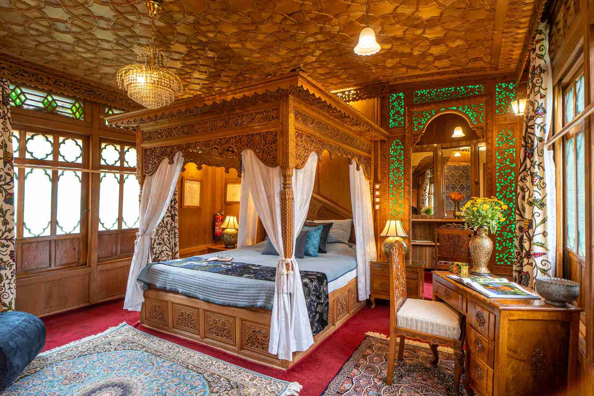 Harmukh Houseboat - Bedroom area 1