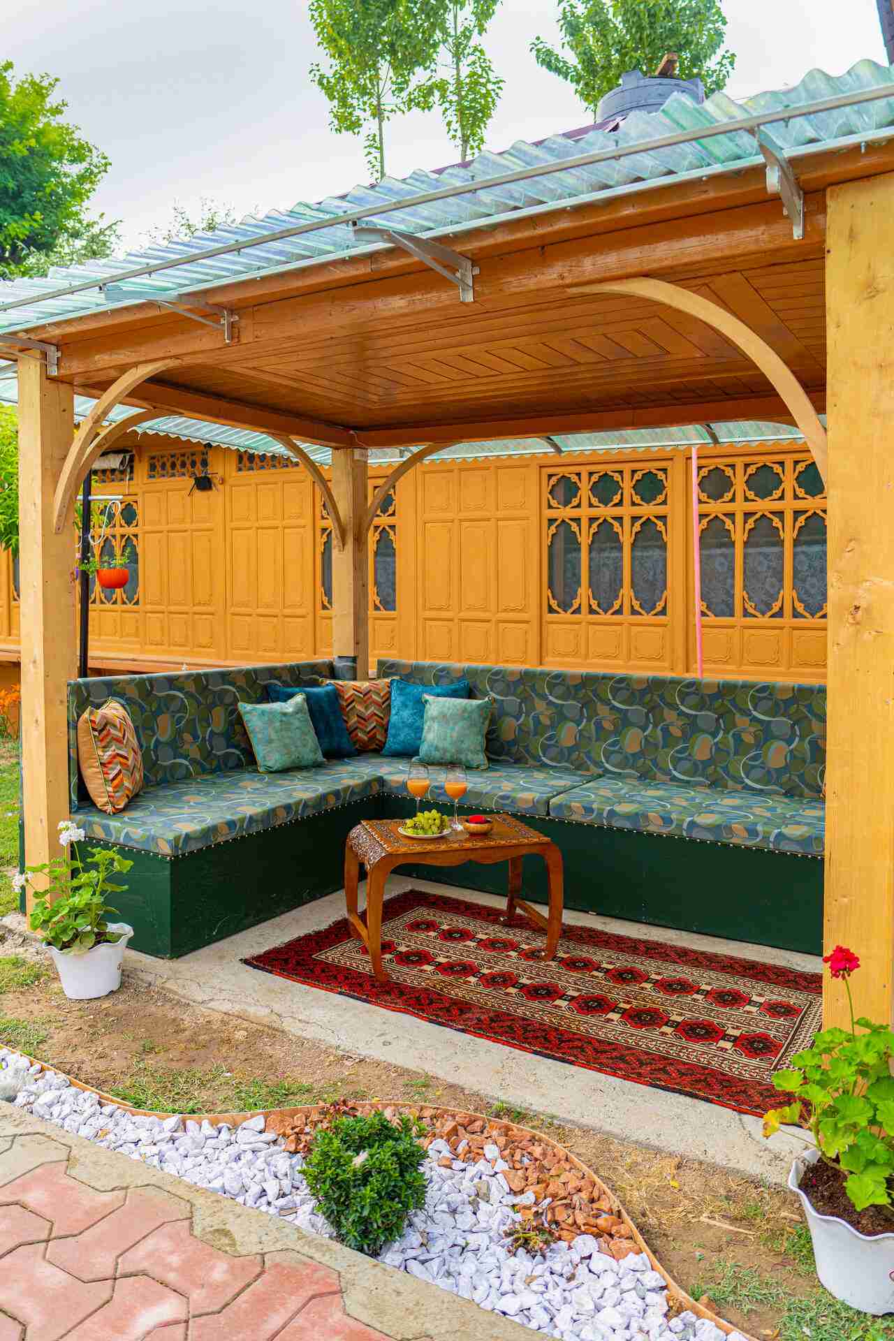 Harmukh Houseboat - Outdoor Lawn